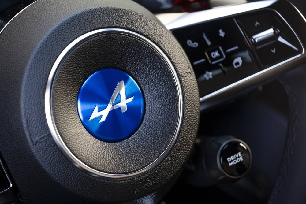 Alpine A390 GTS, guida sportivissima ma grande eleganza
