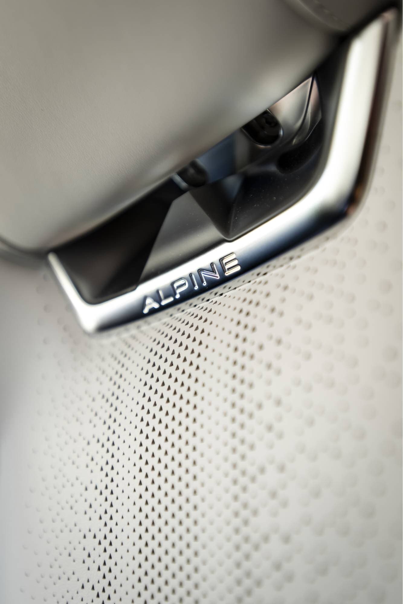 Alpine A390 GTS, guida sportivissima ma grande eleganza
