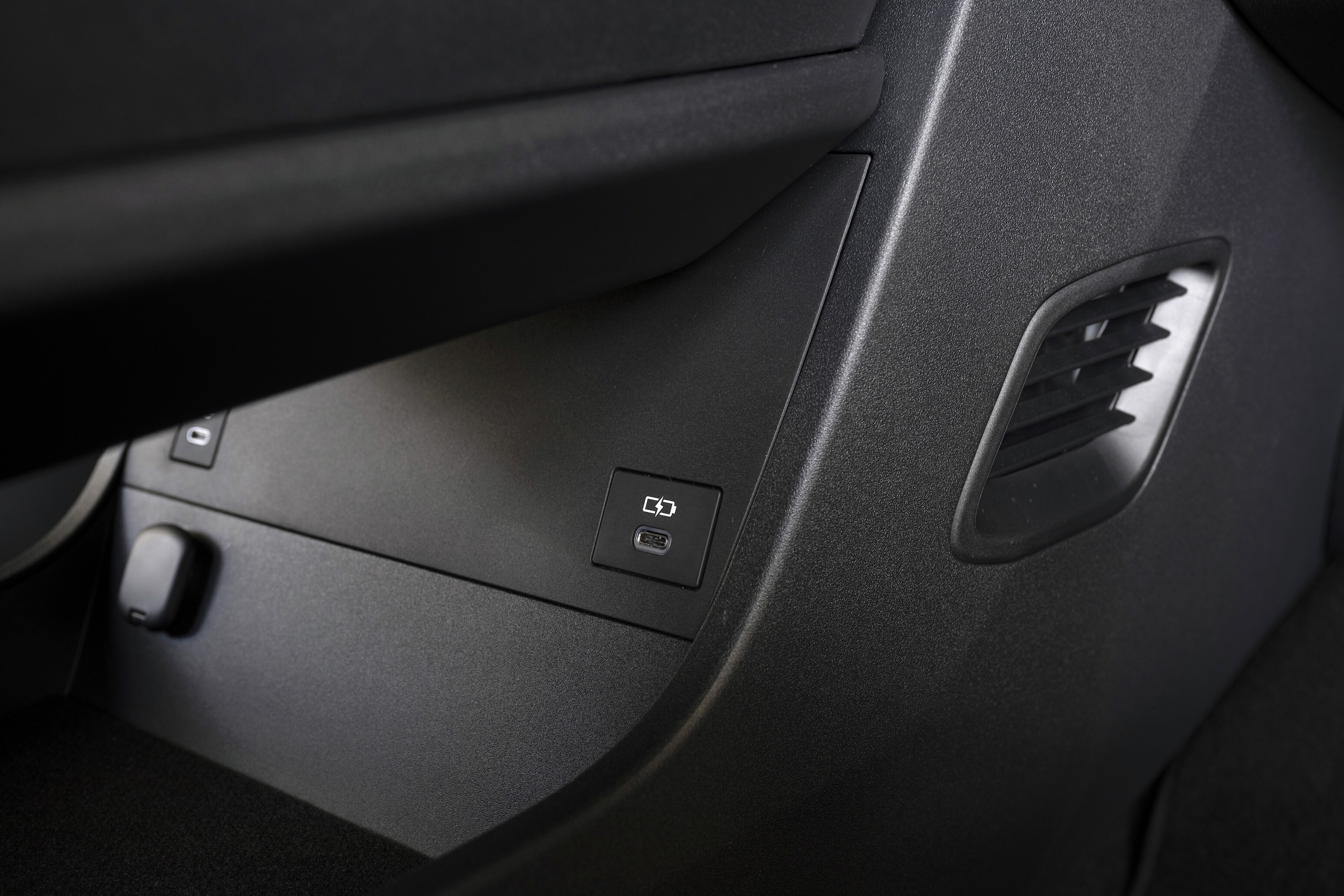 Subaru Uncharted, le foto