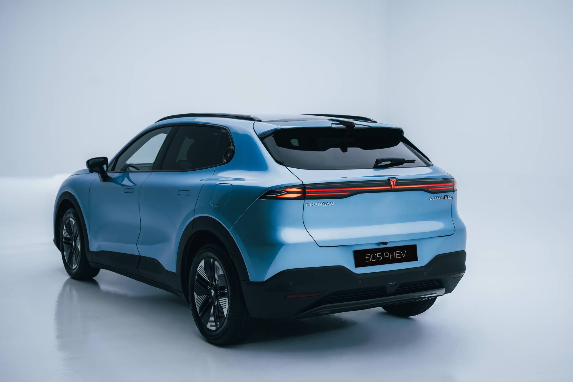 Changan Deepal S05, ora anche ibrida plug-in