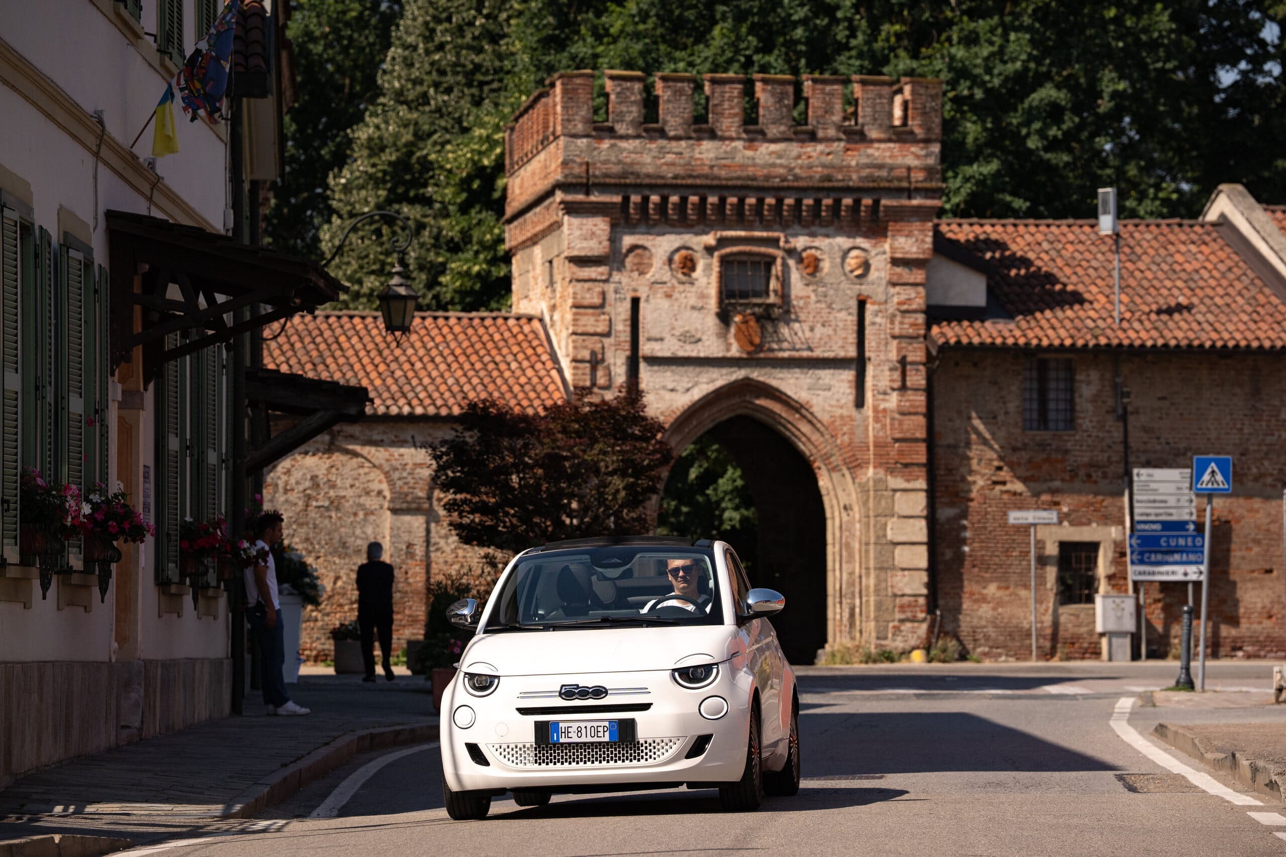 Fiat 500 Hybrid Cabrio Dolcevita, bellezza senza tempo