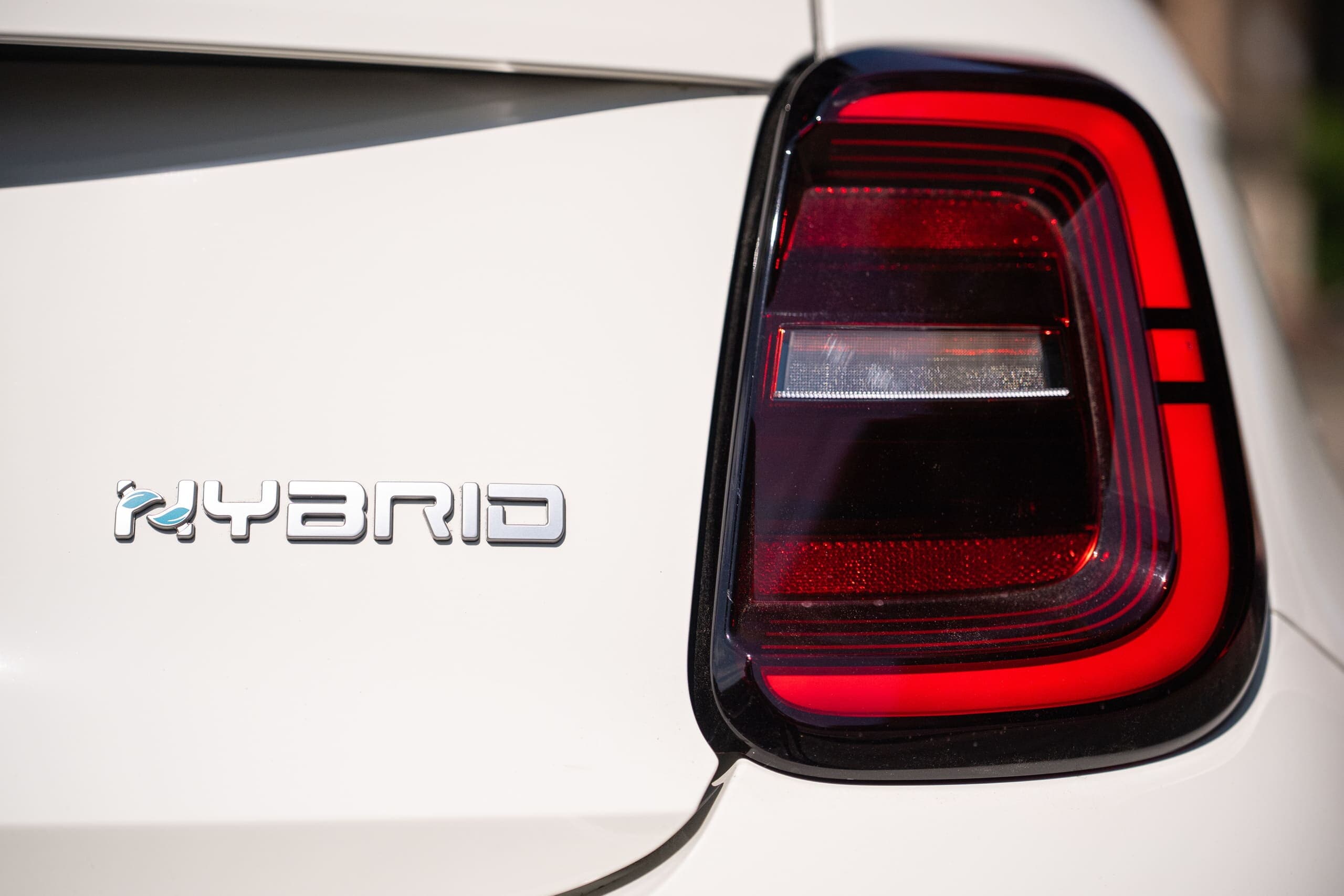 Fiat 500 Hybrid Cabrio Dolcevita, bellezza senza tempo
