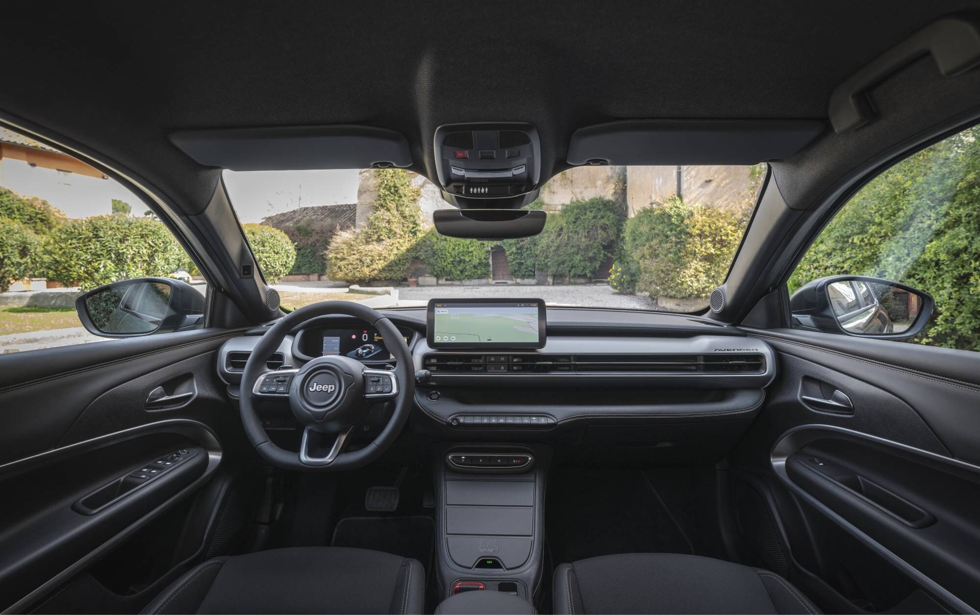 Jeep Avenger 85th Anniversary, un compleanno all'avventura