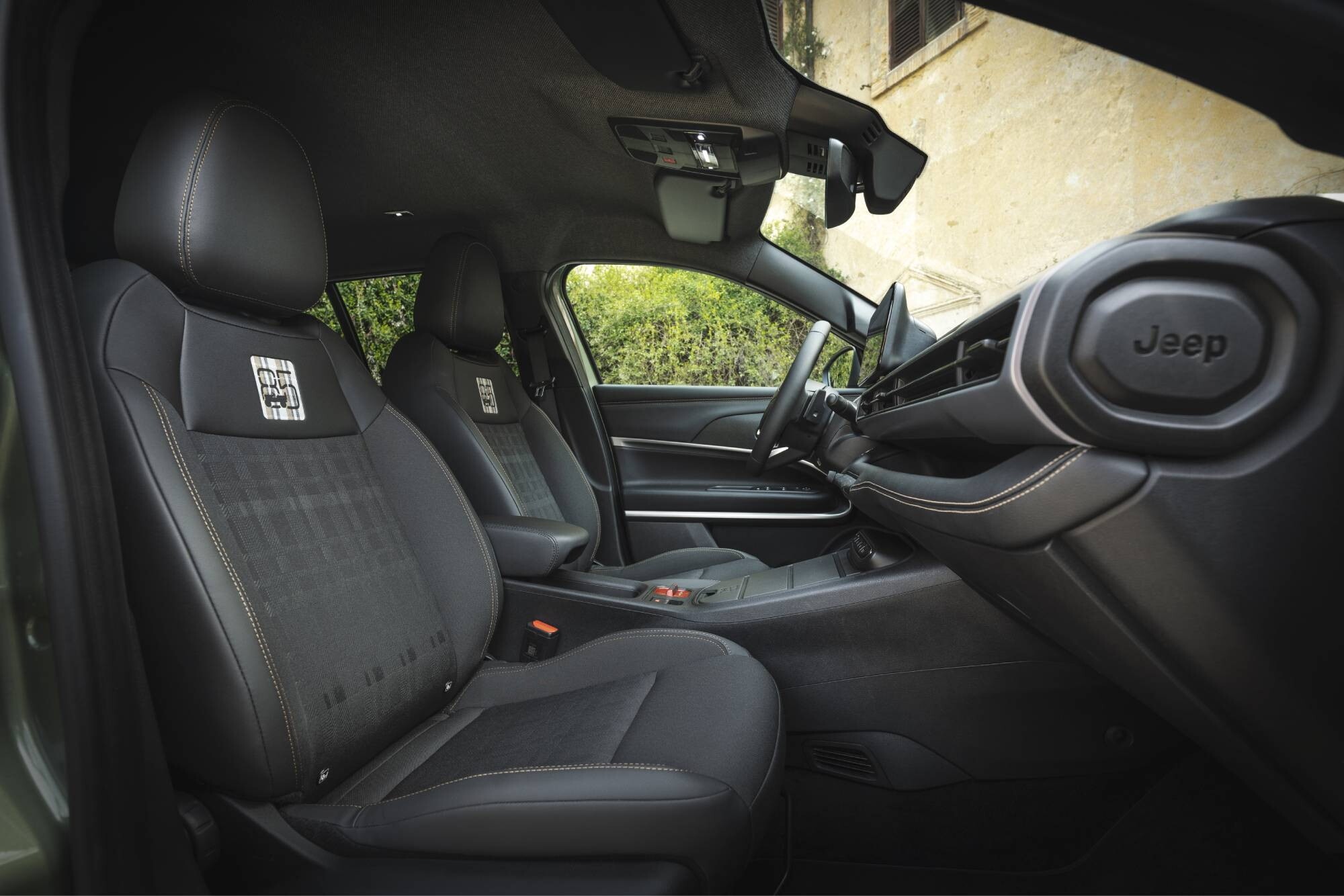 Jeep Avenger 85th Anniversary, un compleanno all'avventura