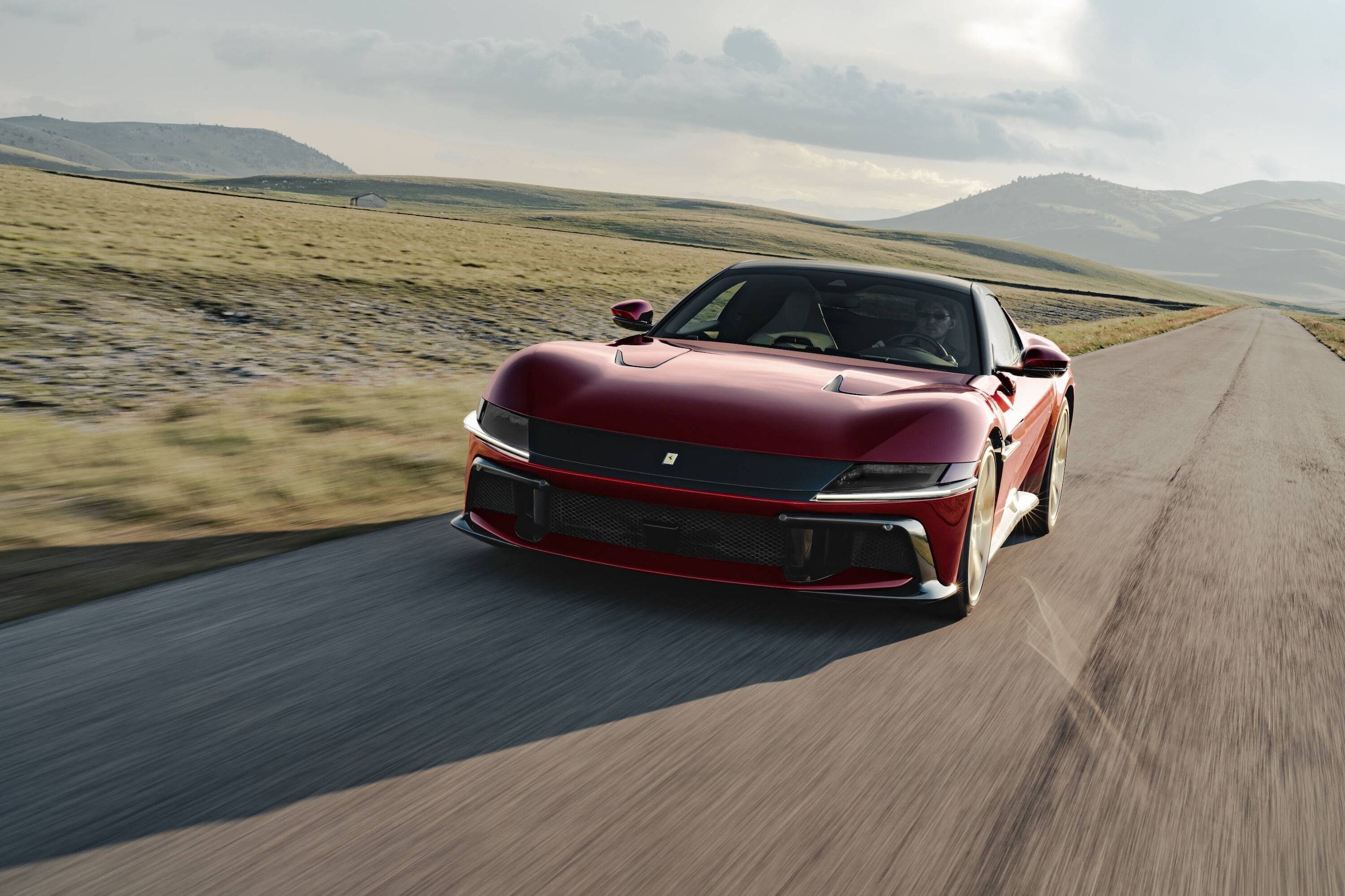 Ferrari 12Cilindri Manuale, pura essenza di guida del Cavallino