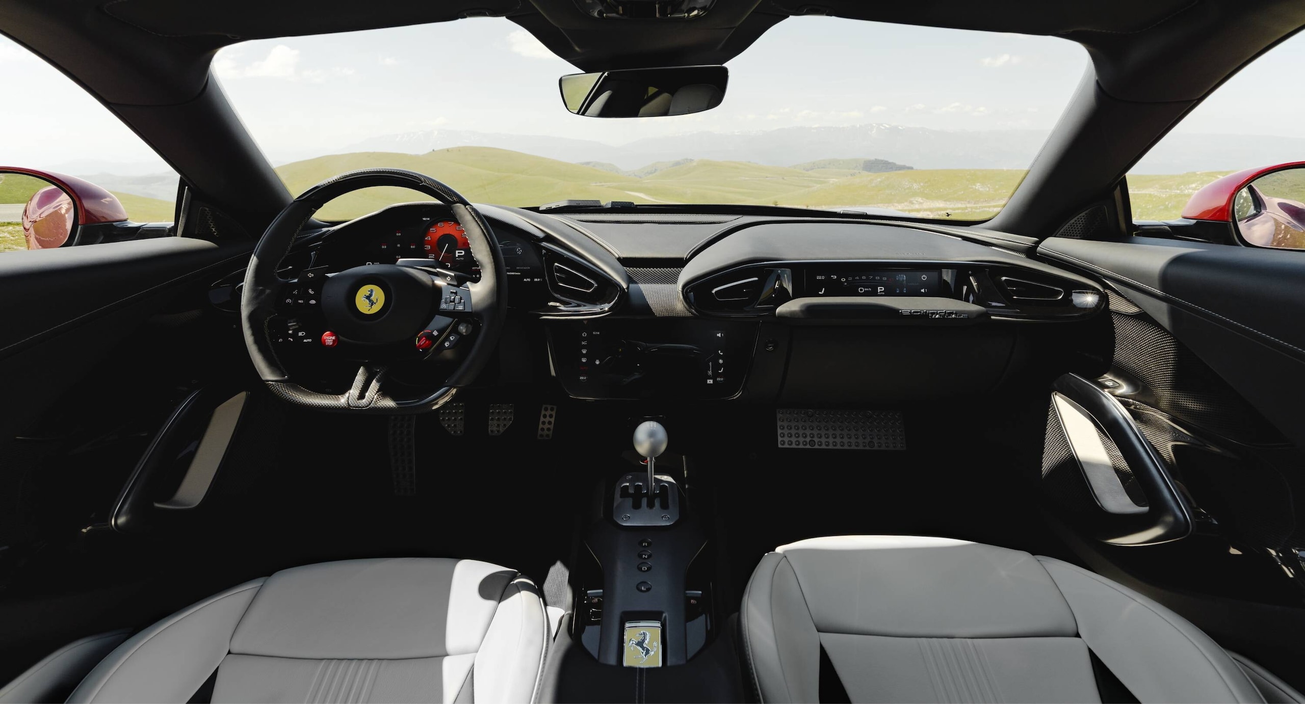 Ferrari 12Cilindri Manuale, pura essenza di guida del Cavallino