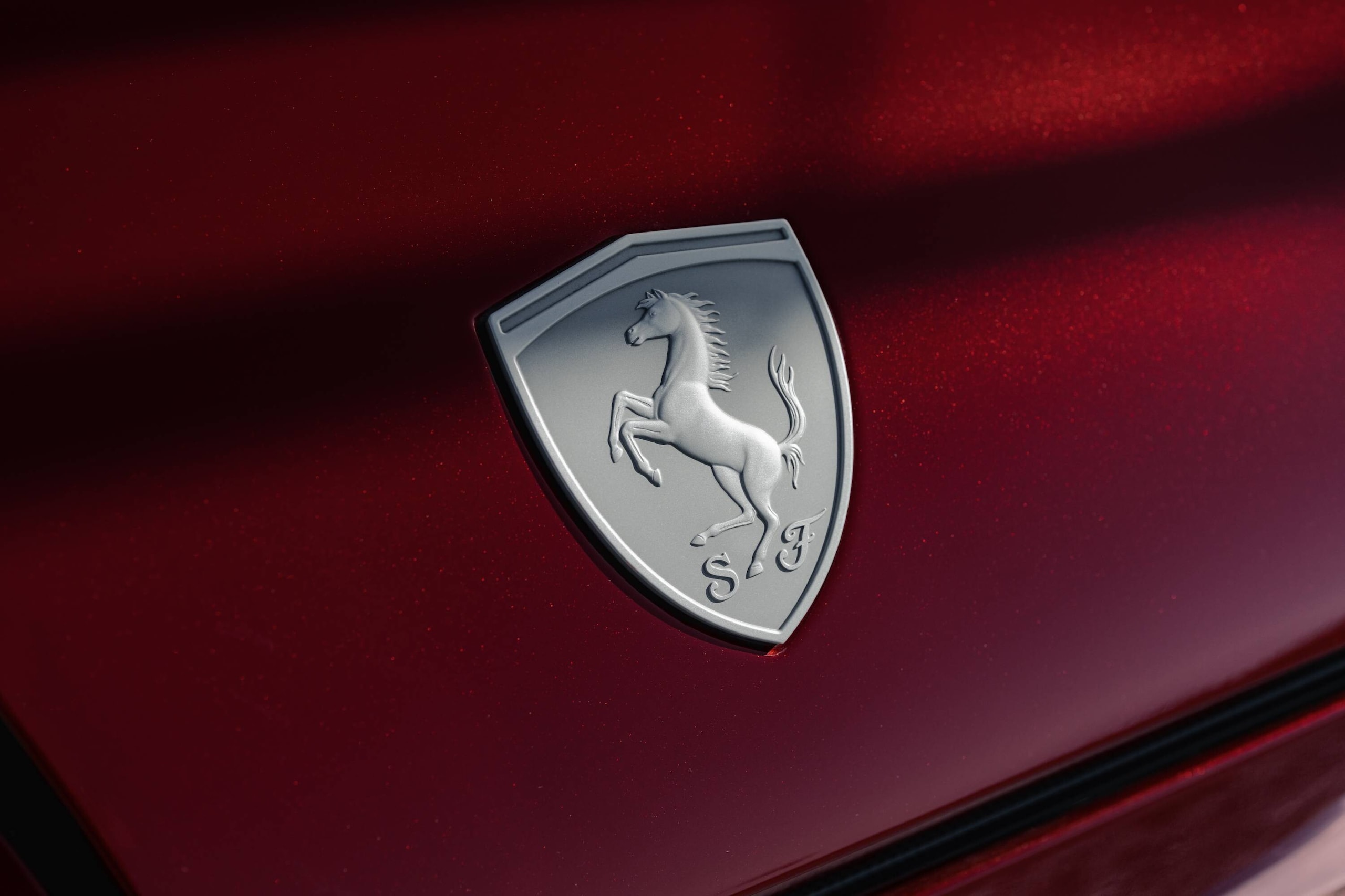 Ferrari 12Cilindri Manuale, pura essenza di guida del Cavallino