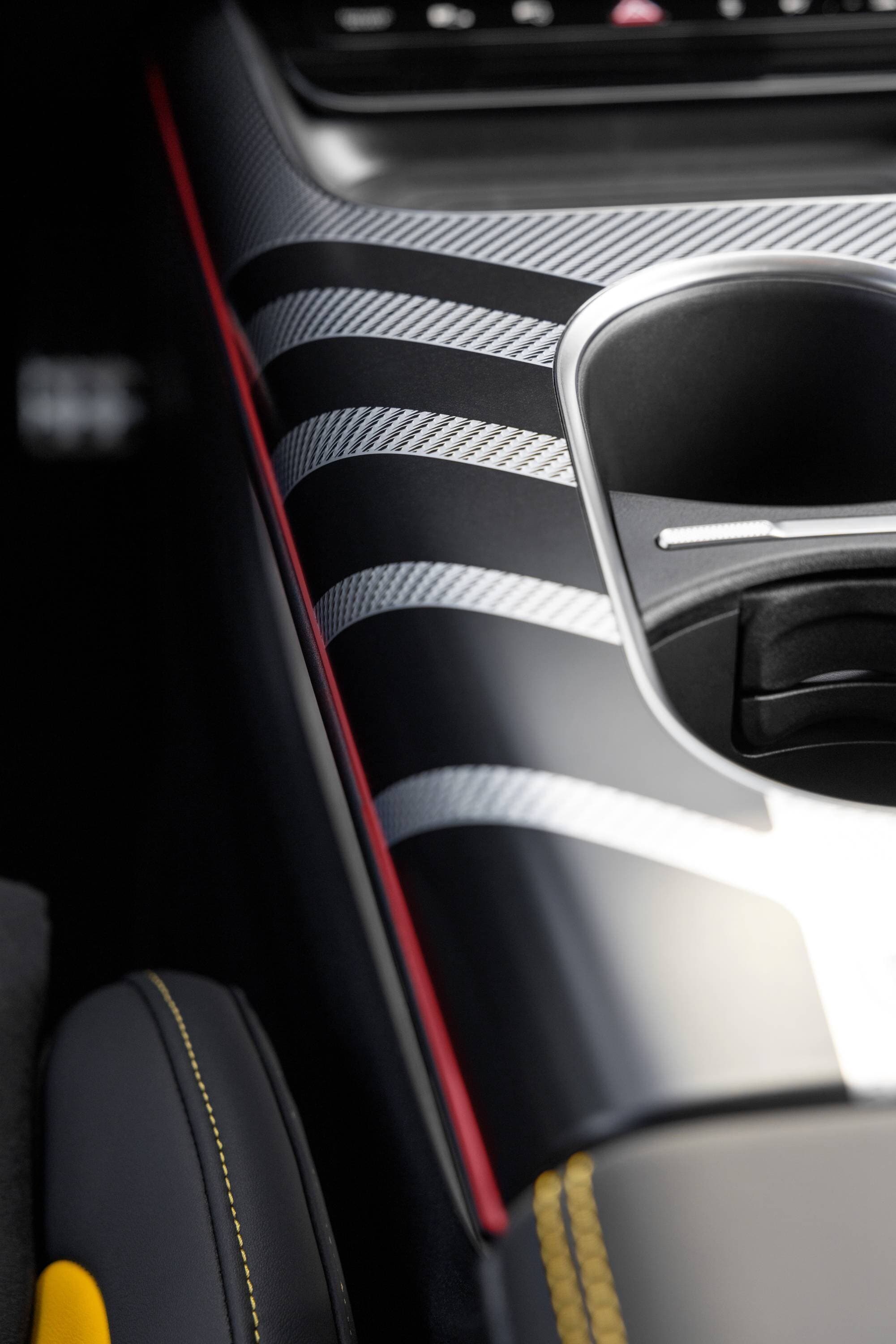 Mercedes-AMG CLA 45 4MATIC+, ecco il bolide presentato a Goodwood da Antonelli