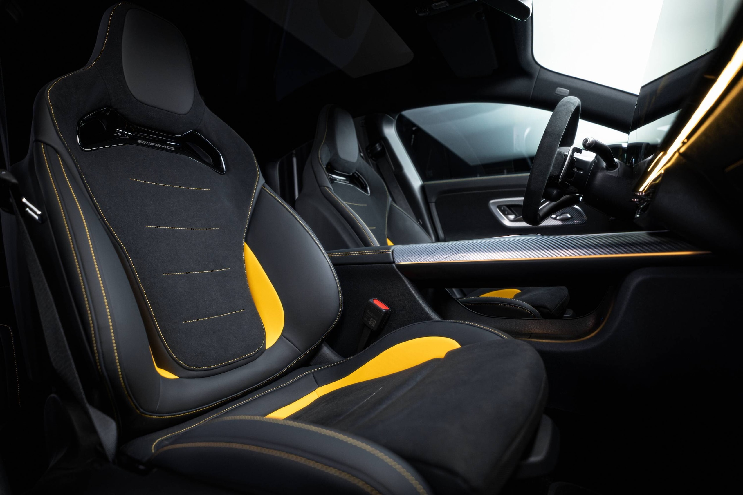 Mercedes-AMG CLA 45 4MATIC+, ecco il bolide presentato a Goodwood da Antonelli