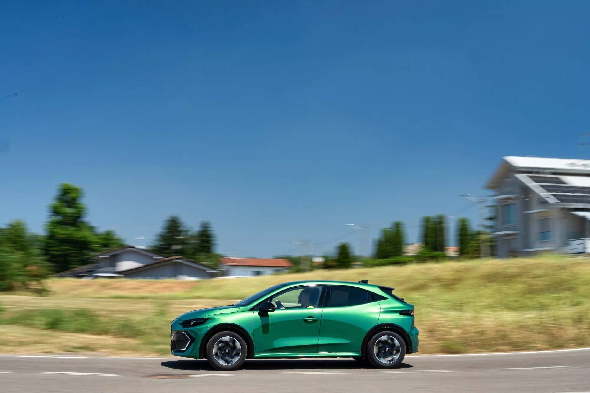 Renault Clio Eco-G 120, prestazioni interessanti e consumi ridotti