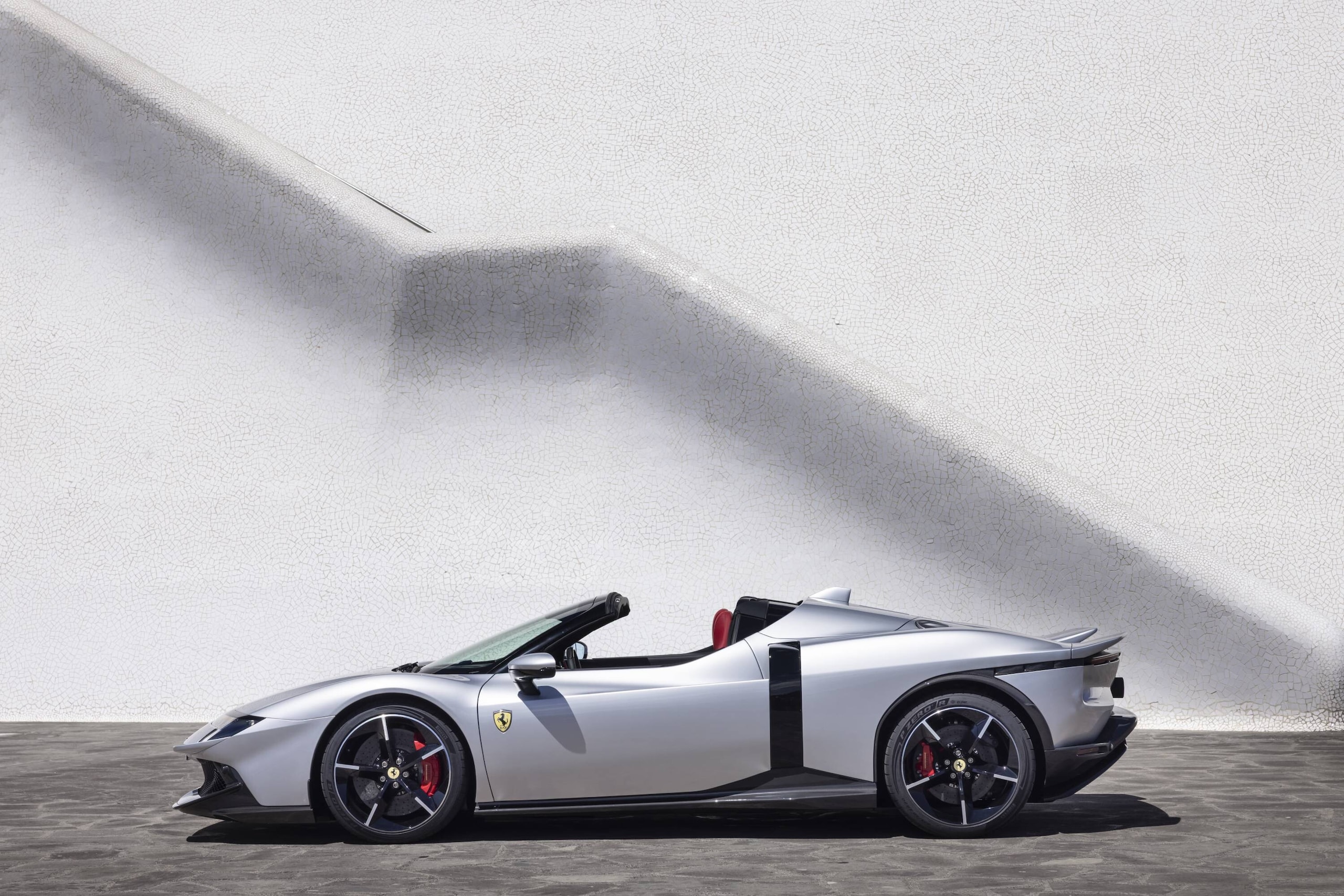 Ferrari 849 Testarossa Spider, potenza e stile mozzafiato
