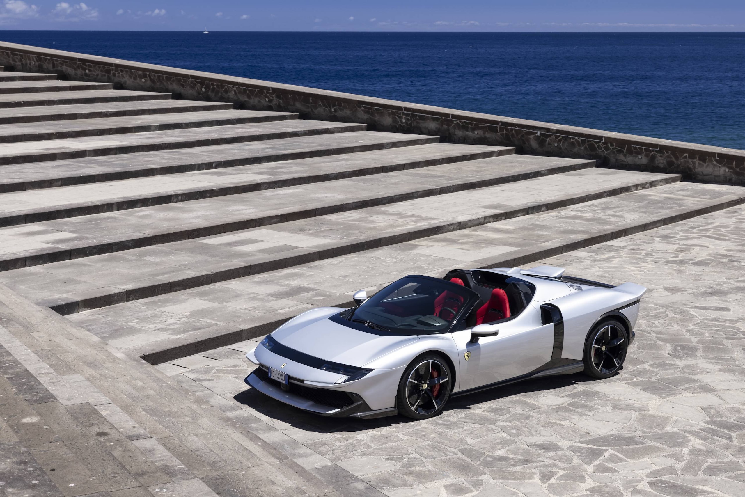 Ferrari 849 Testarossa Spider, potenza e stile mozzafiato