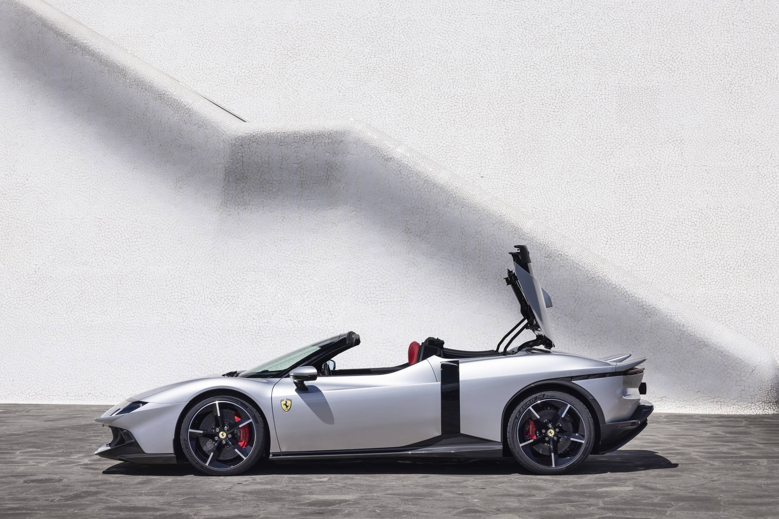 Ferrari 849 Testarossa Spider, potenza e stile mozzafiato