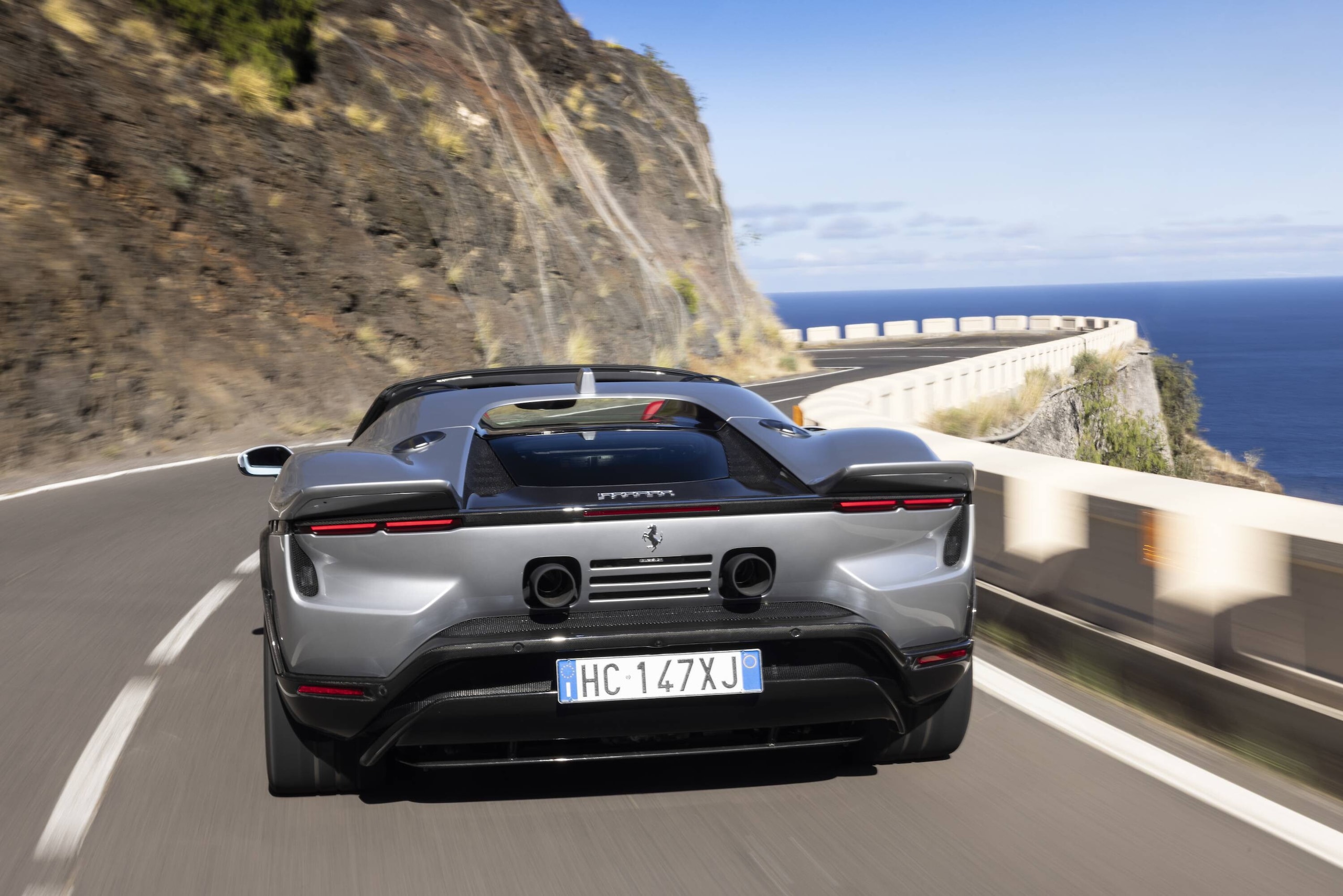 Ferrari 849 Testarossa Spider, potenza e stile mozzafiato