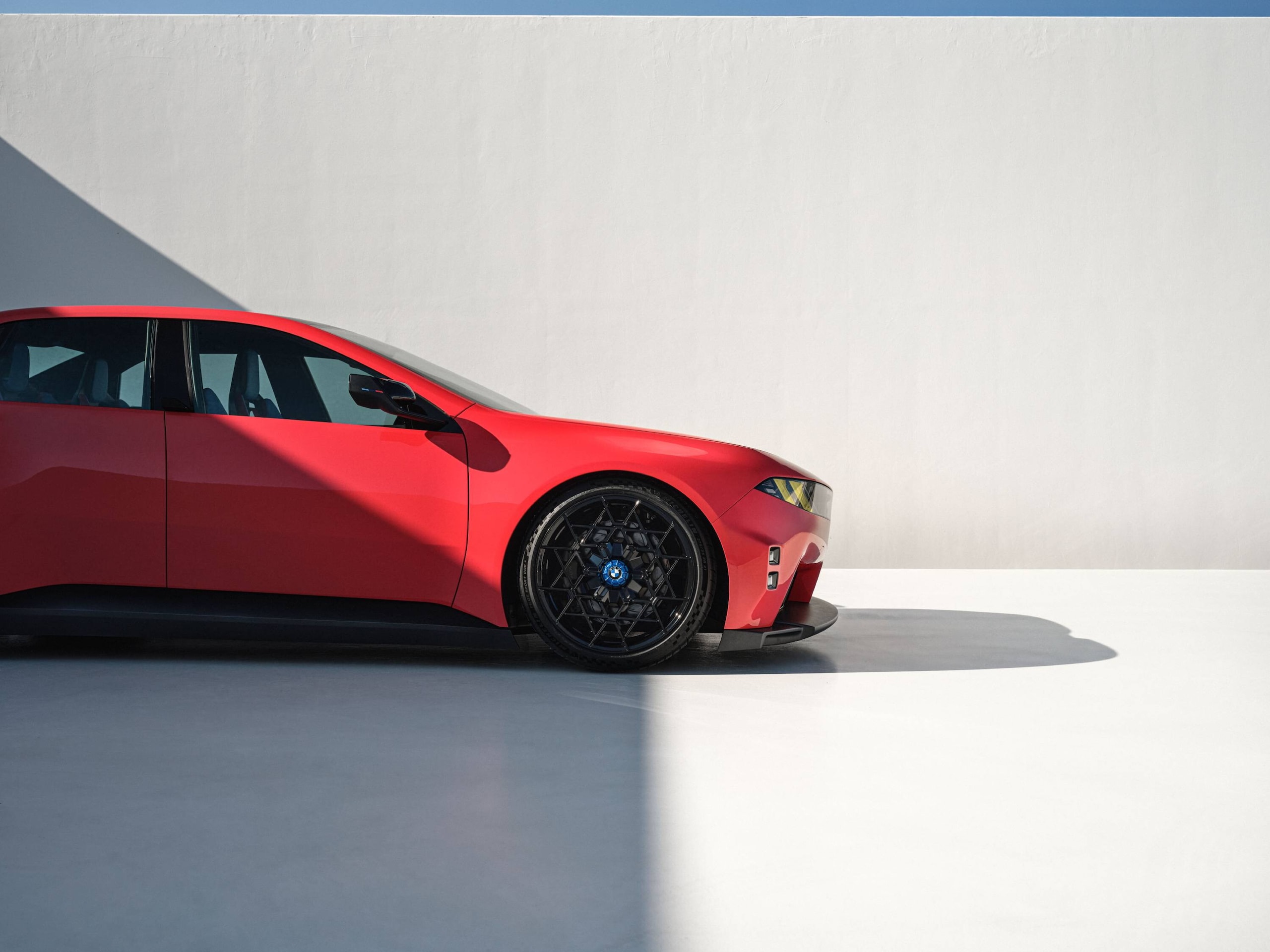 BMW M3, altre foto di come sarà: la Concept Neue Klasse è mozzafiato