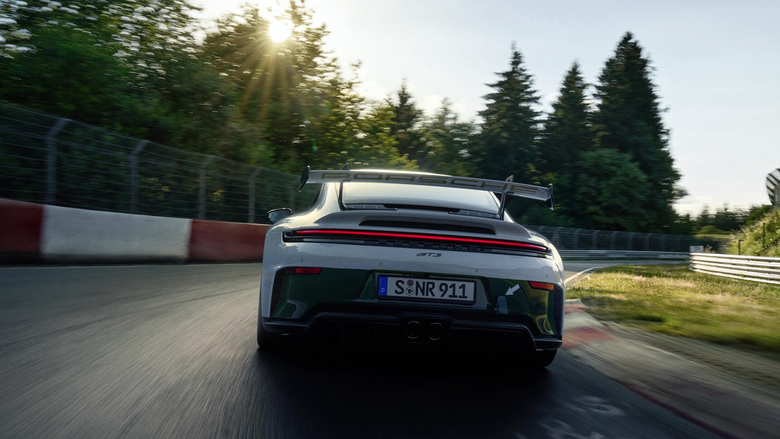 Le foto della Porsche 911 GT3 100 Jahre Nürburgring