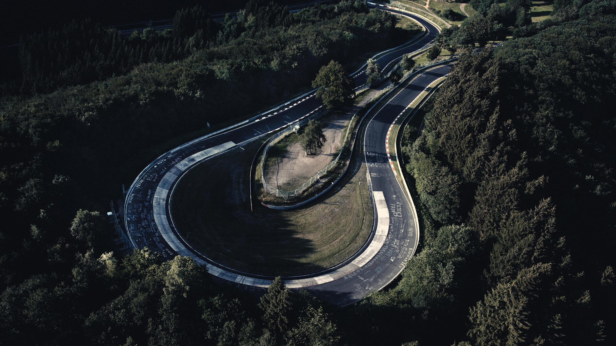 Le foto della Porsche 911 GT3 100 Jahre Nürburgring