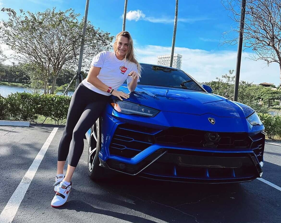 Sabalenka Purosangue del tennis: in garage Ferrari e non solo