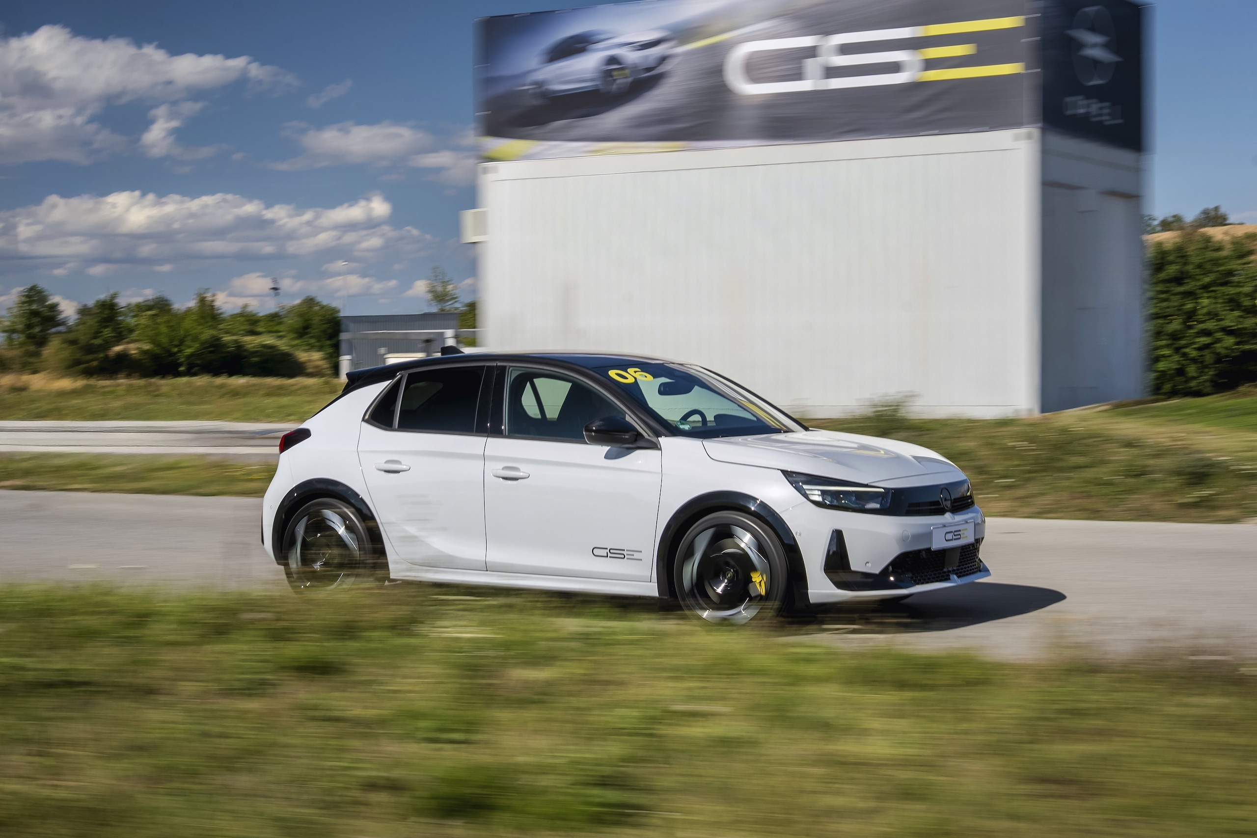 Opel Corsa GSE: elettrica, piccola e cattiva