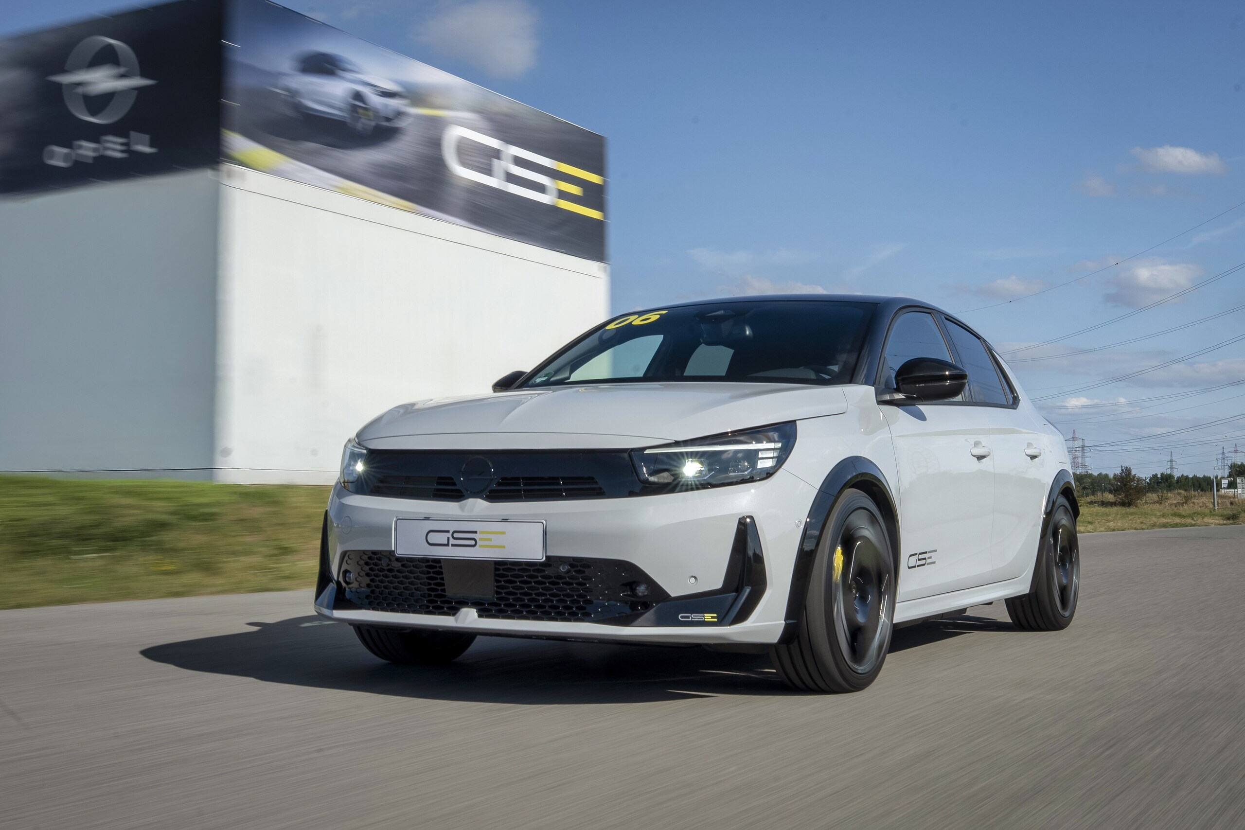 Opel Corsa GSE: elettrica, piccola e cattiva