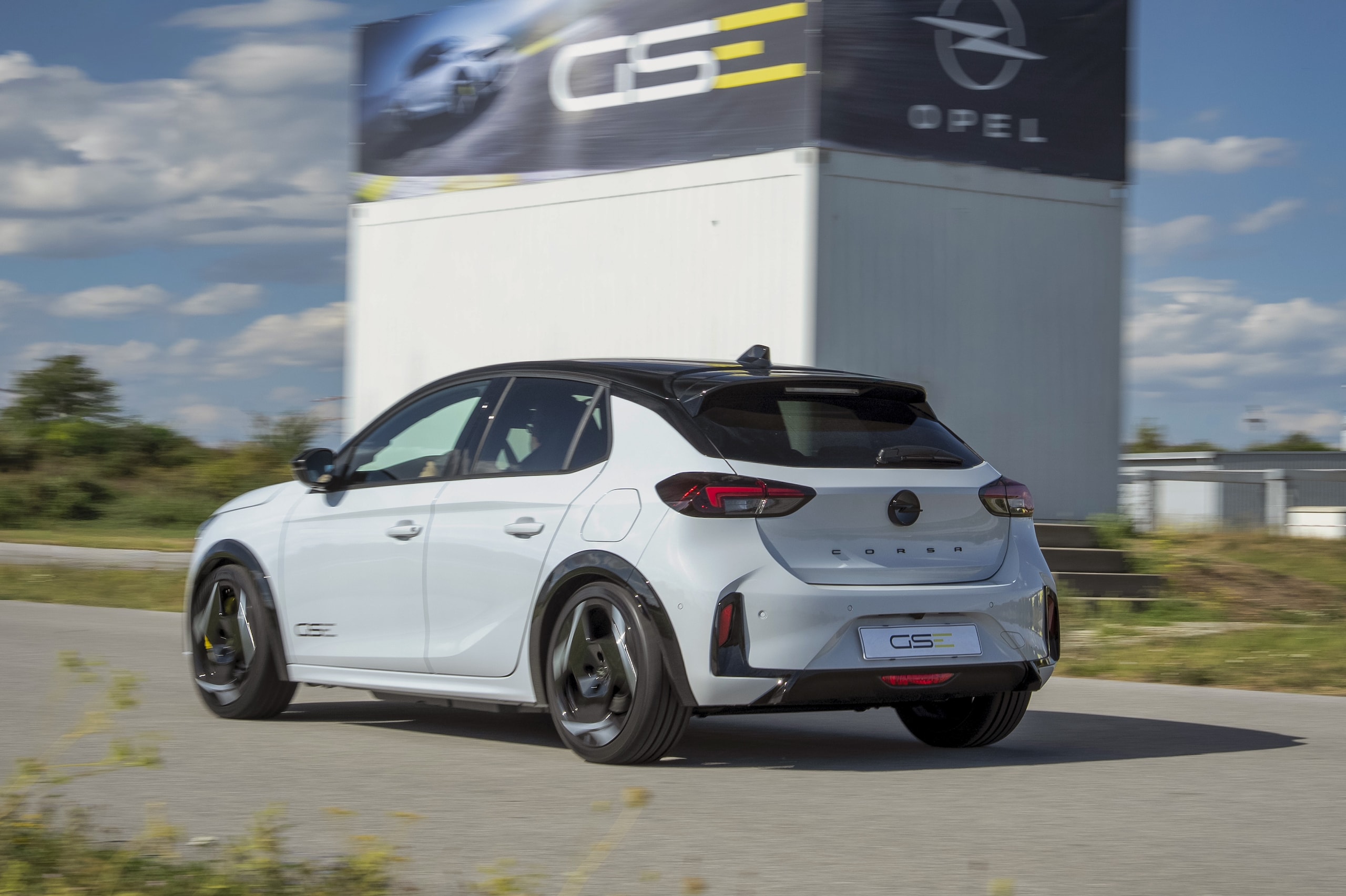 Opel Corsa GSE: elettrica, piccola e cattiva