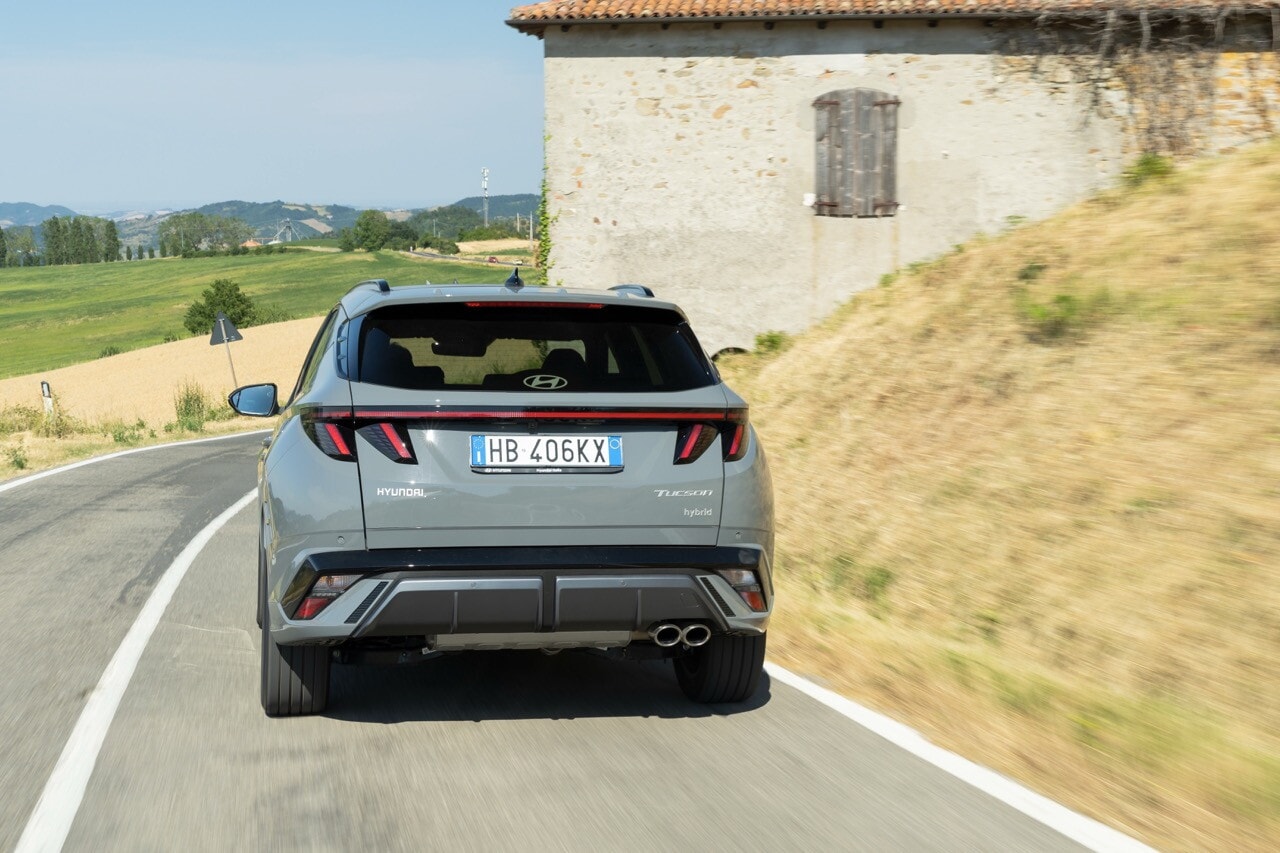 Hyundai Tucson, quale ibrido scegliere? La prova completa