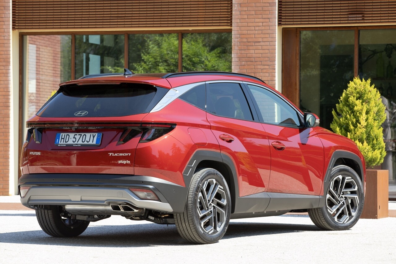 Hyundai Tucson, quale ibrido scegliere? La prova completa