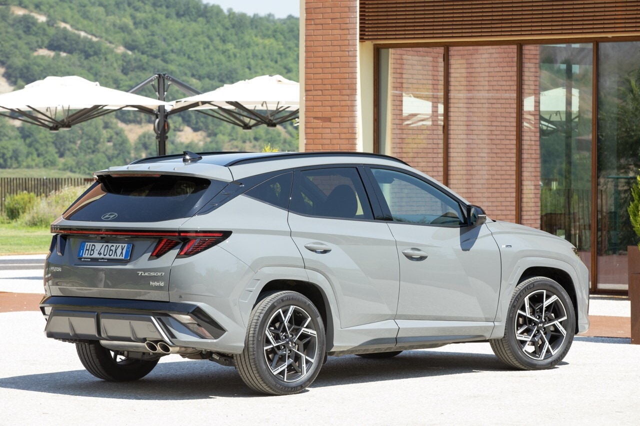 Hyundai Tucson, quale ibrido scegliere? La prova completa