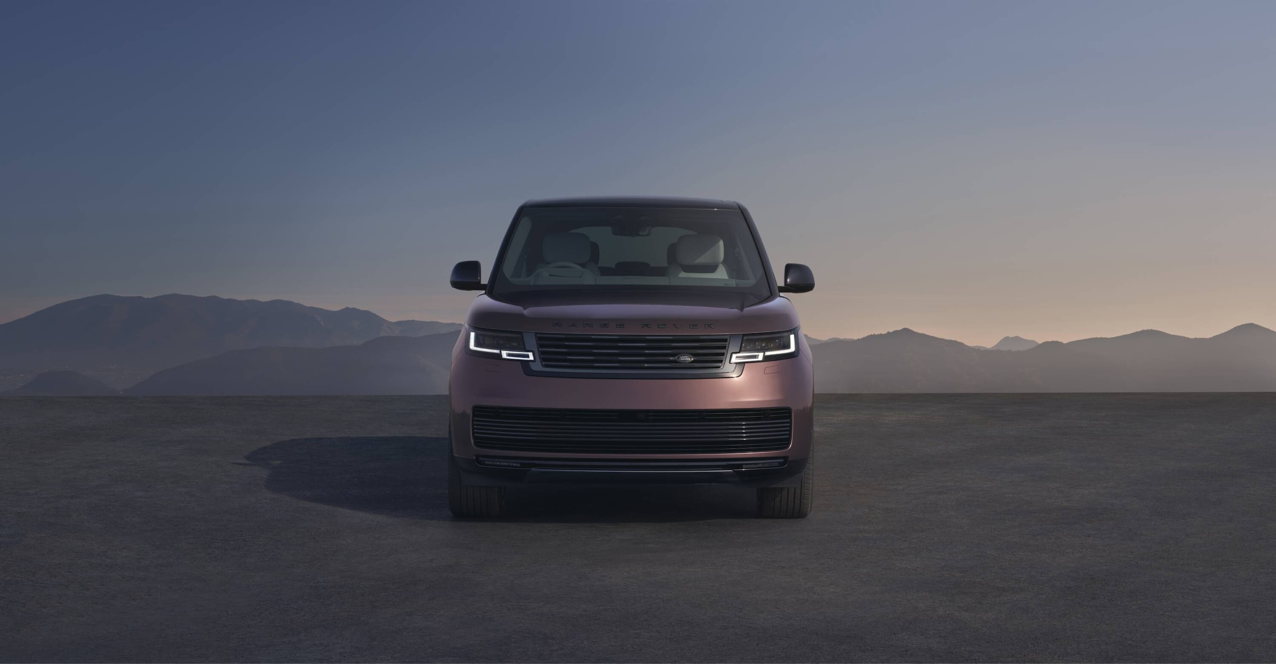 Range Rover Electric, lusso e potenza viaggiano in elettrico
