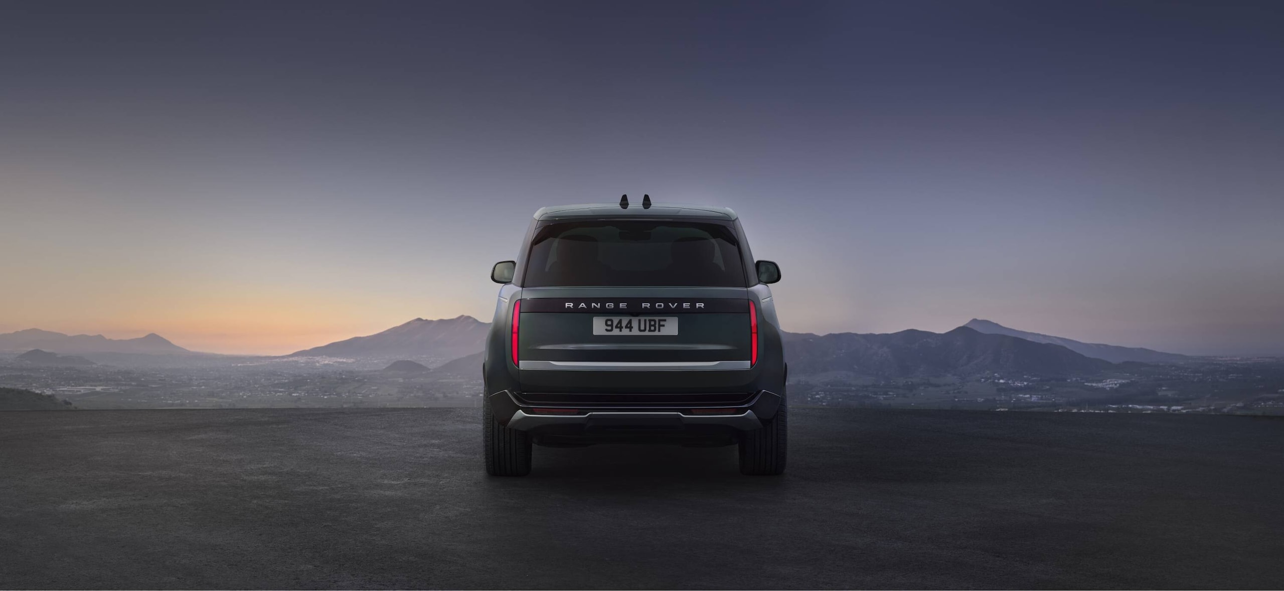 Range Rover Electric, lusso e potenza viaggiano in elettrico