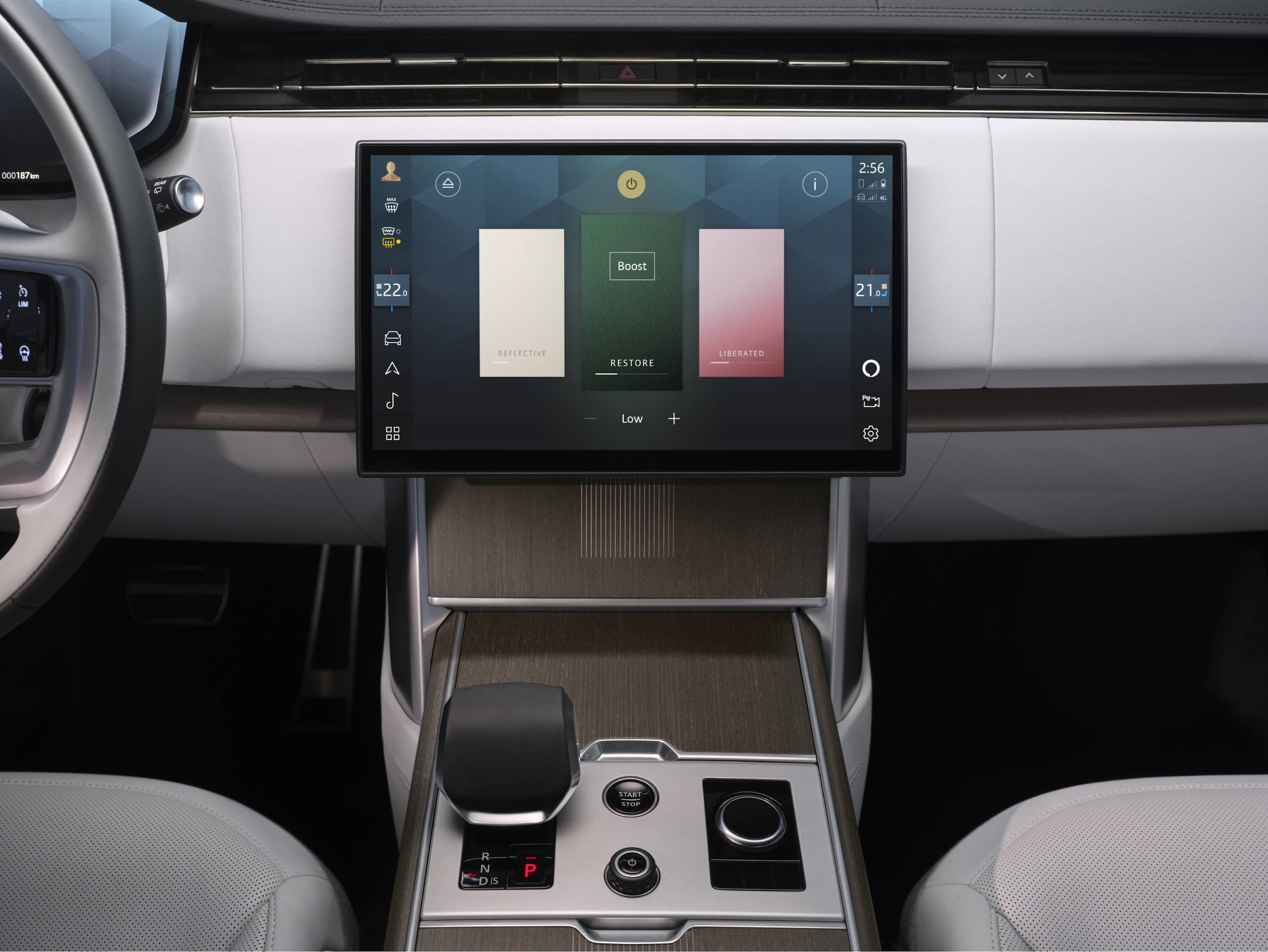 Range Rover Electric, lusso e potenza viaggiano in elettrico