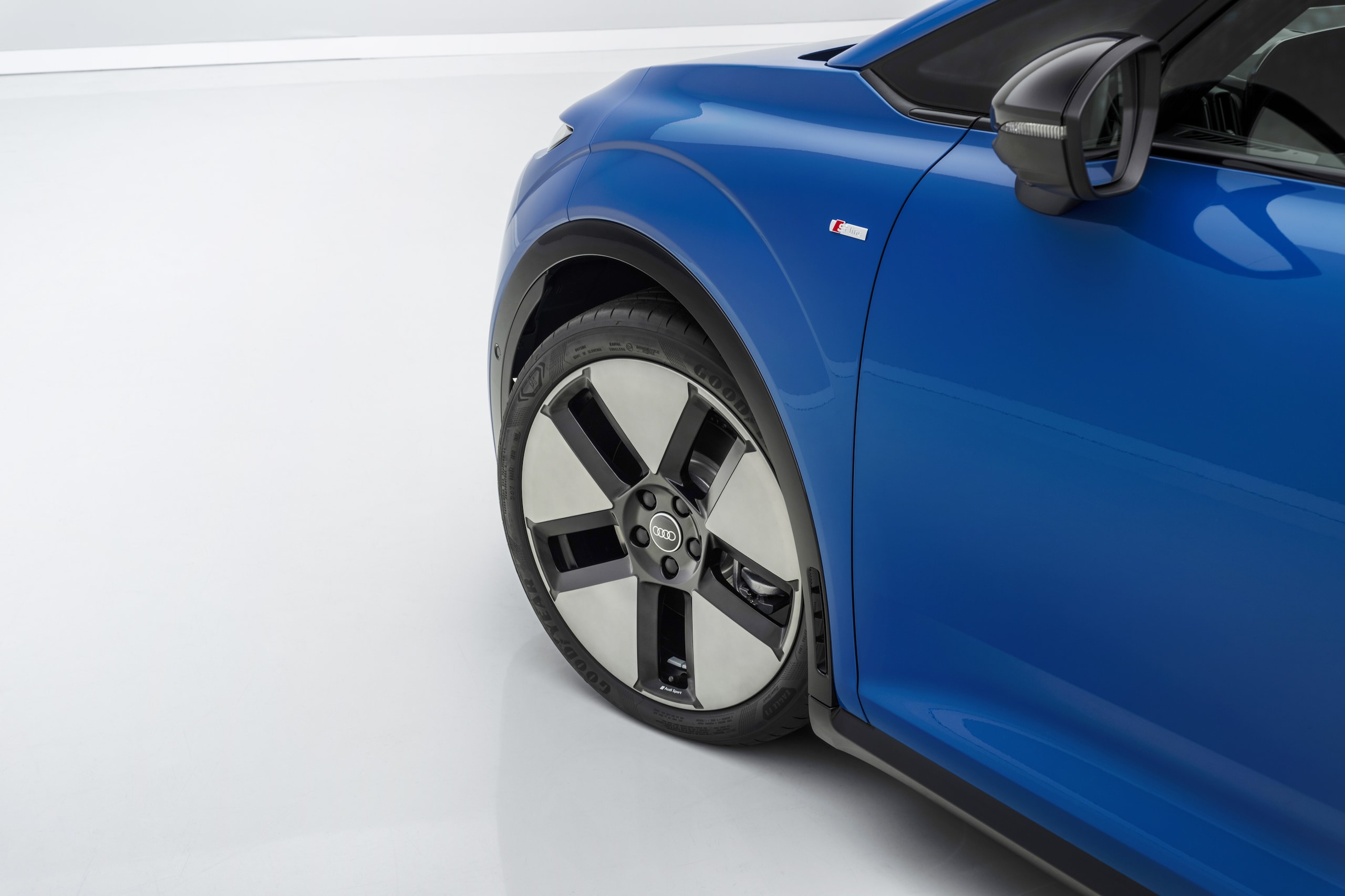 Audi A2 e-tron, lo stile incontra l'efficienza