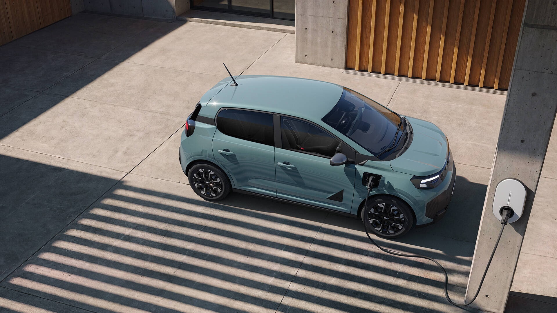 Dacia Spring, la piccola elettrica alza l'asticella