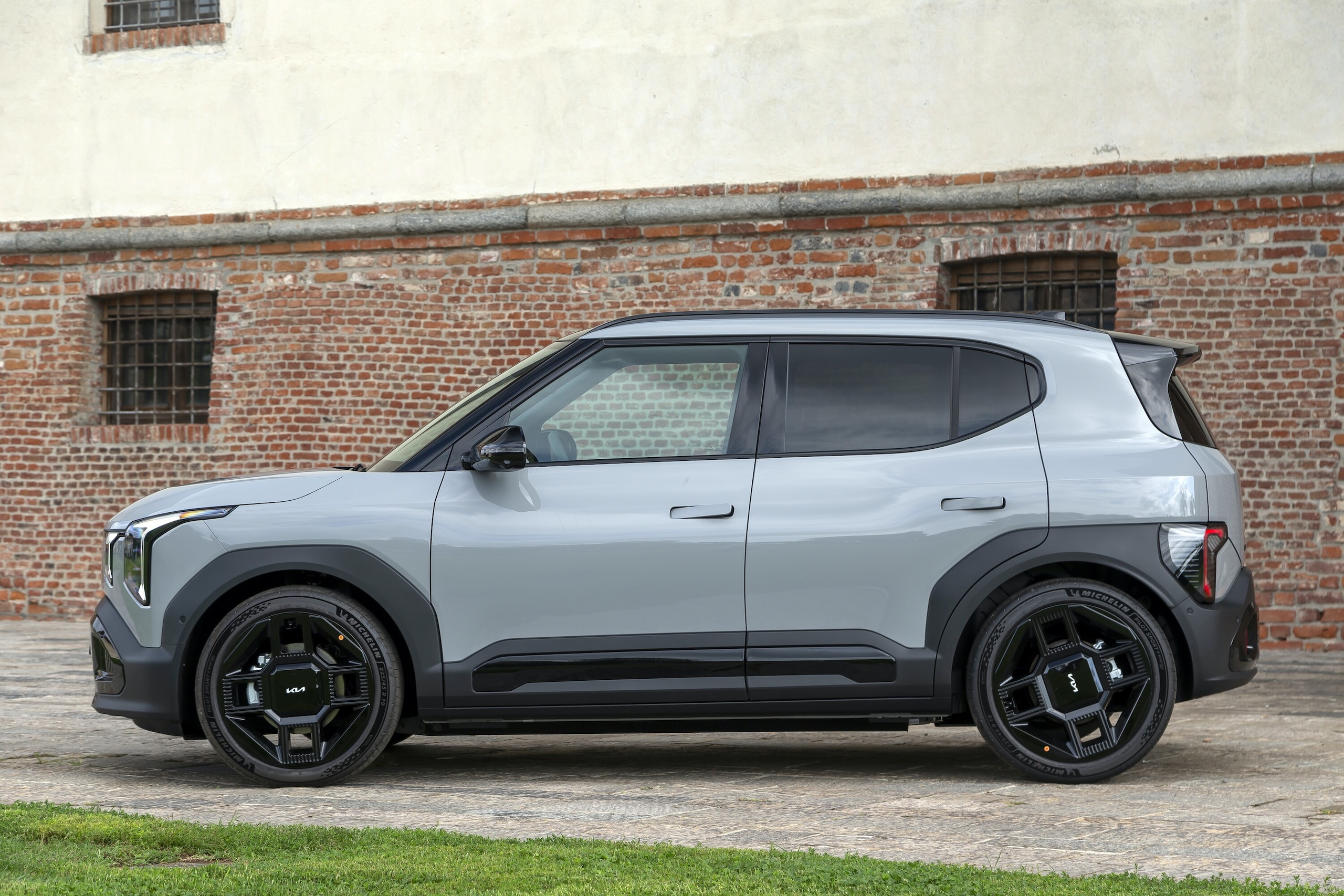 Kia EV2 Black Line