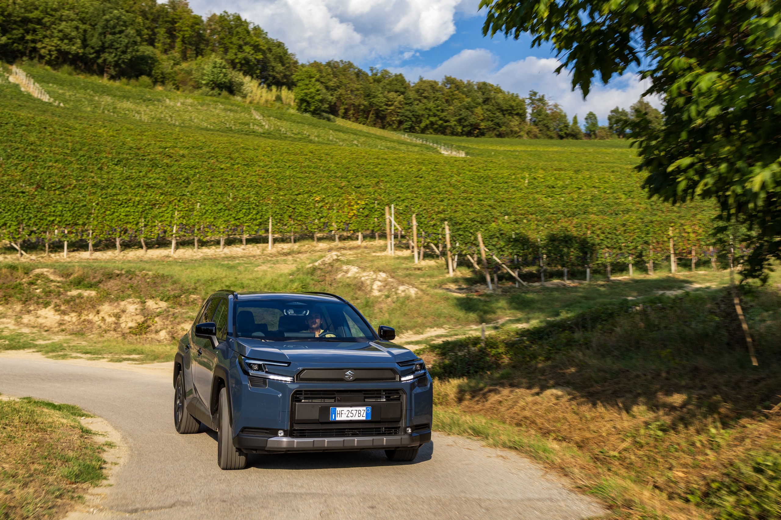 Suzuki Across, avventura integrale in plug-in