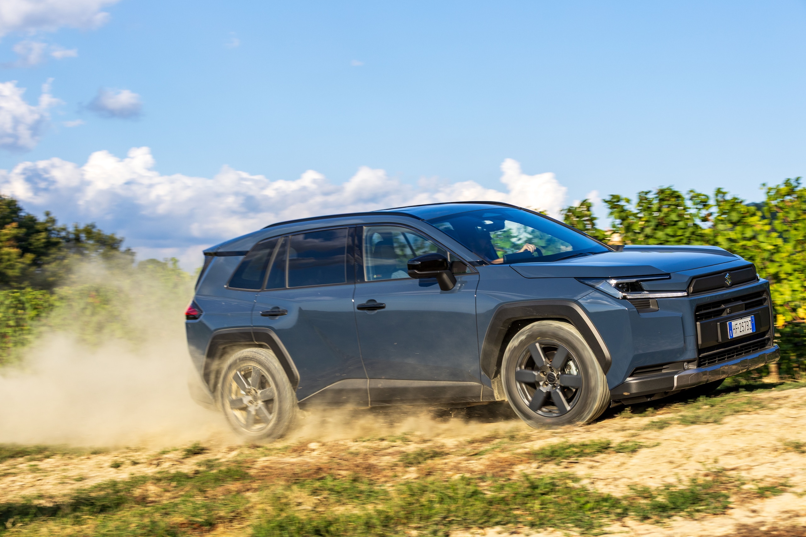 Suzuki Across, avventura integrale in plug-in