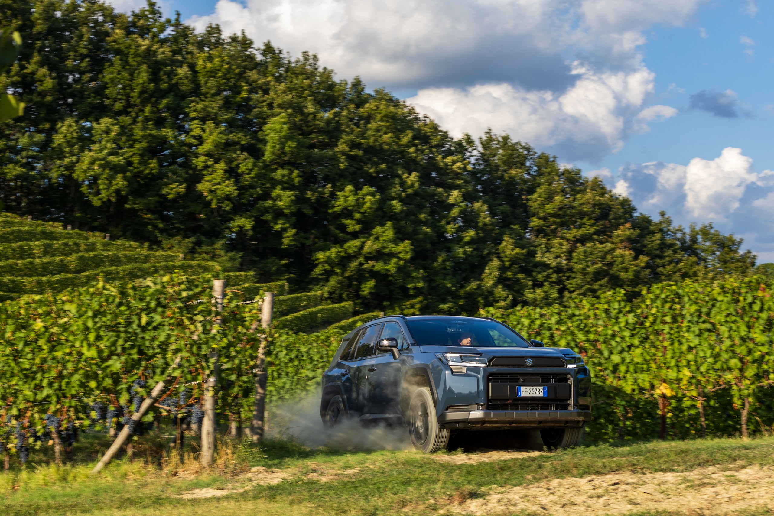 Suzuki Across, avventura integrale in plug-in