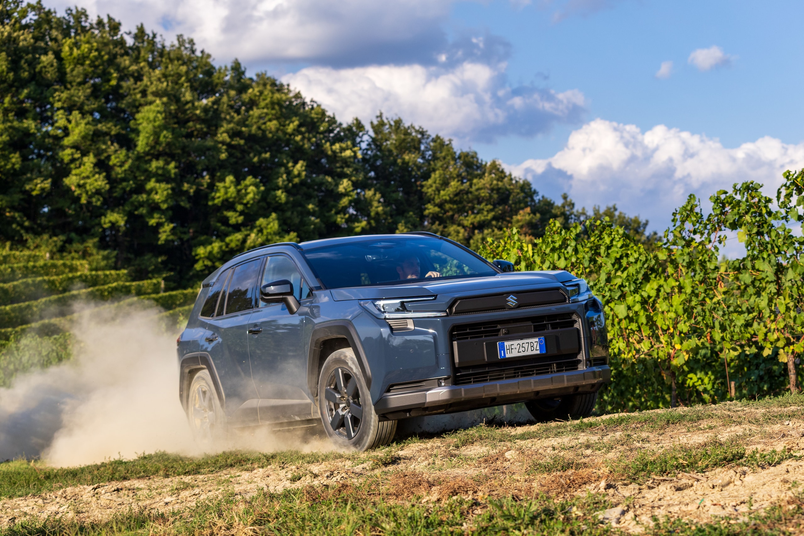 Suzuki Across, avventura integrale in plug-in