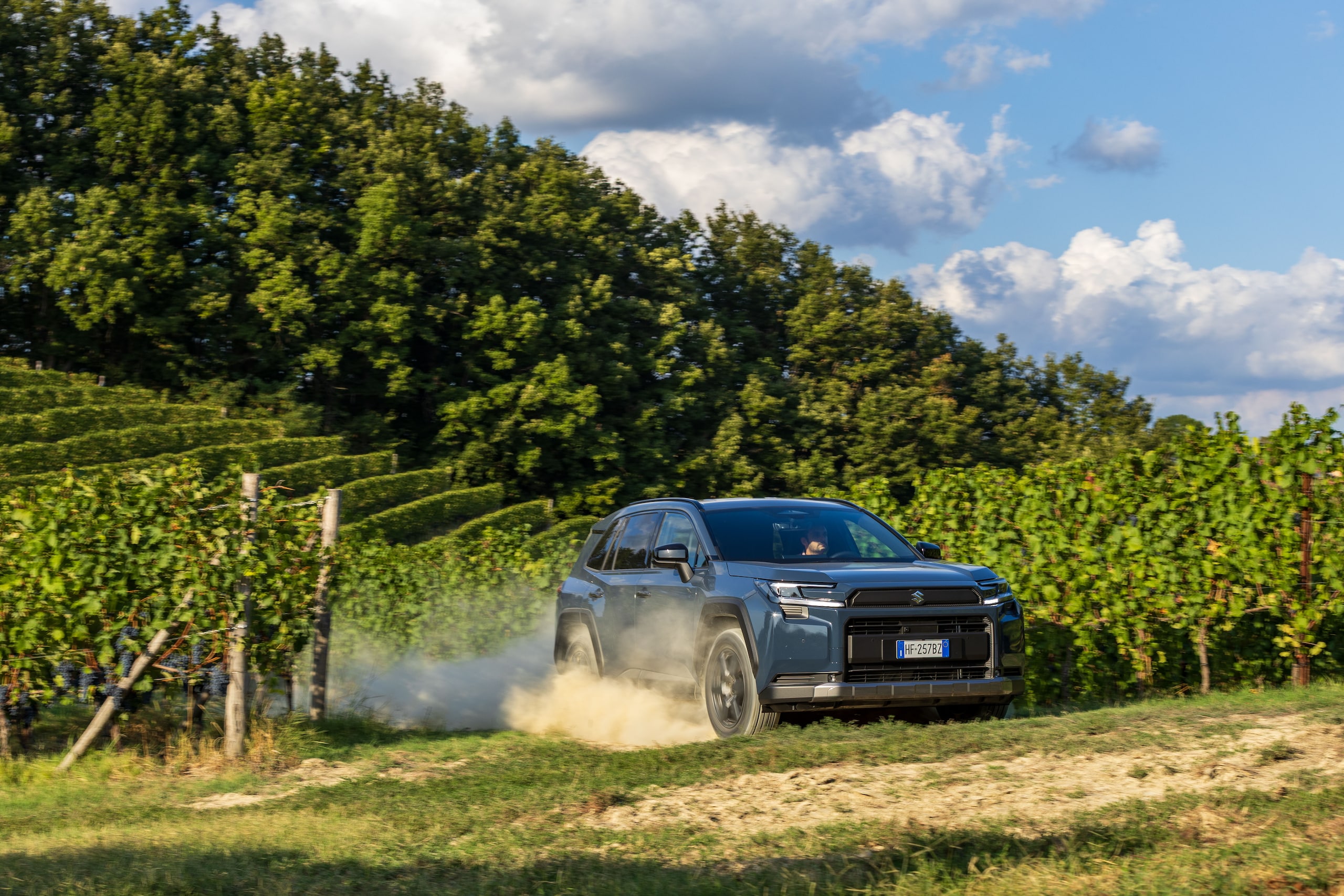 Suzuki Across, avventura integrale in plug-in