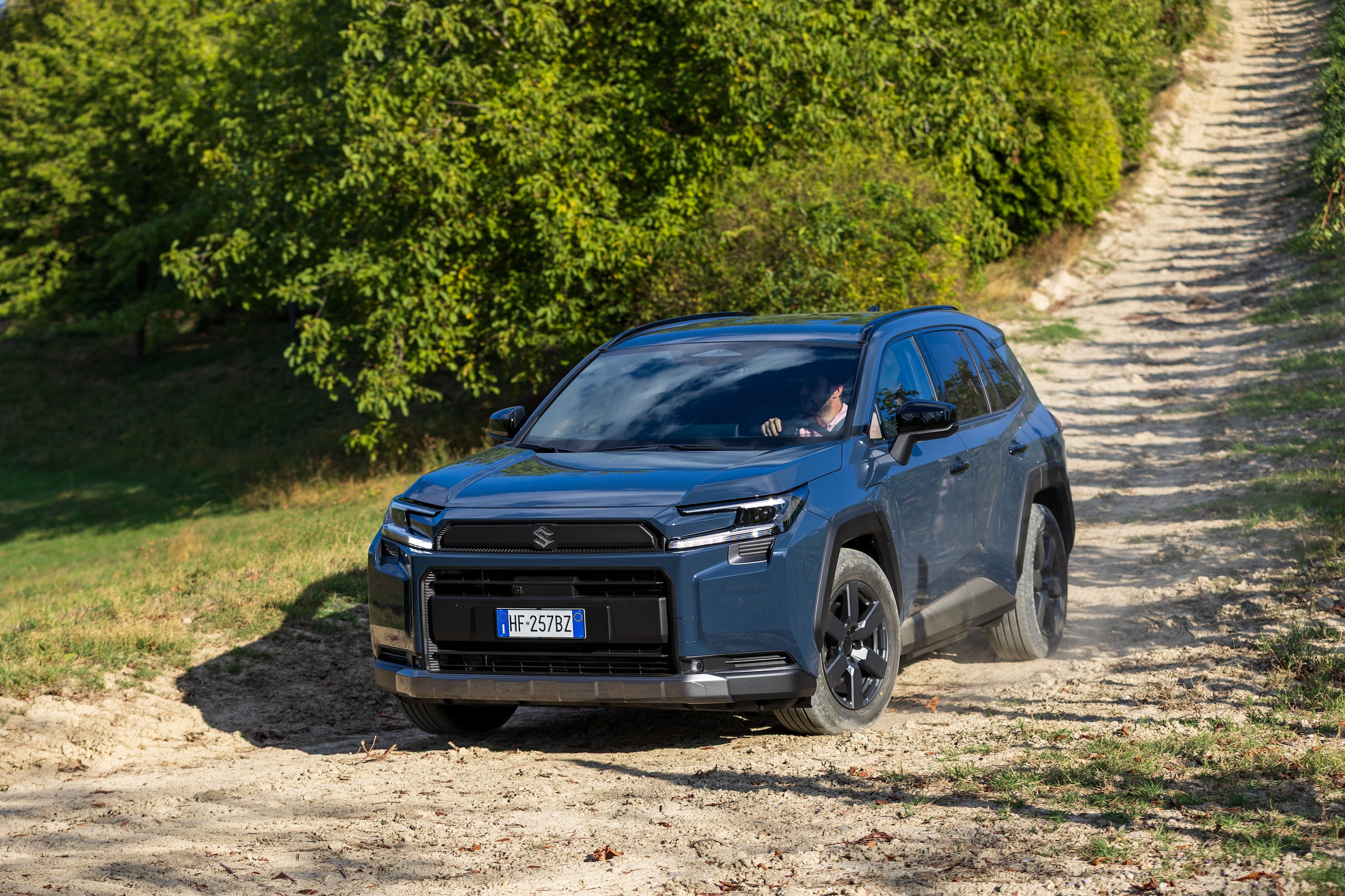 Suzuki Across, avventura integrale in plug-in
