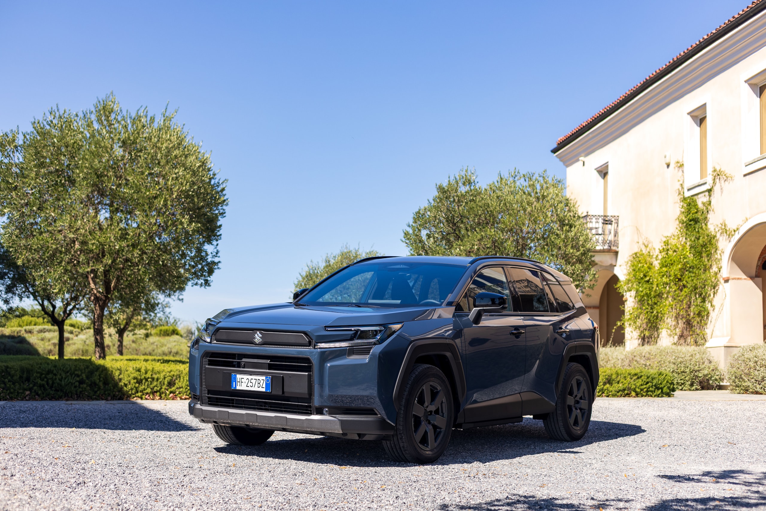 Suzuki Across, avventura integrale in plug-in
