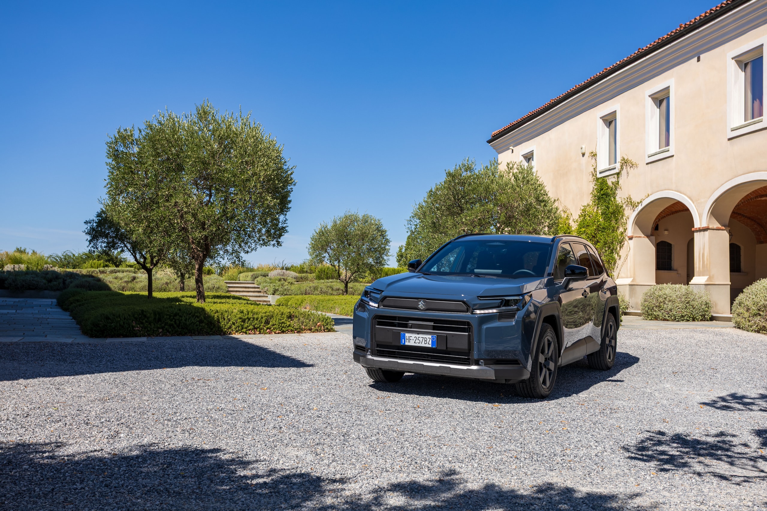 Suzuki Across, avventura integrale in plug-in