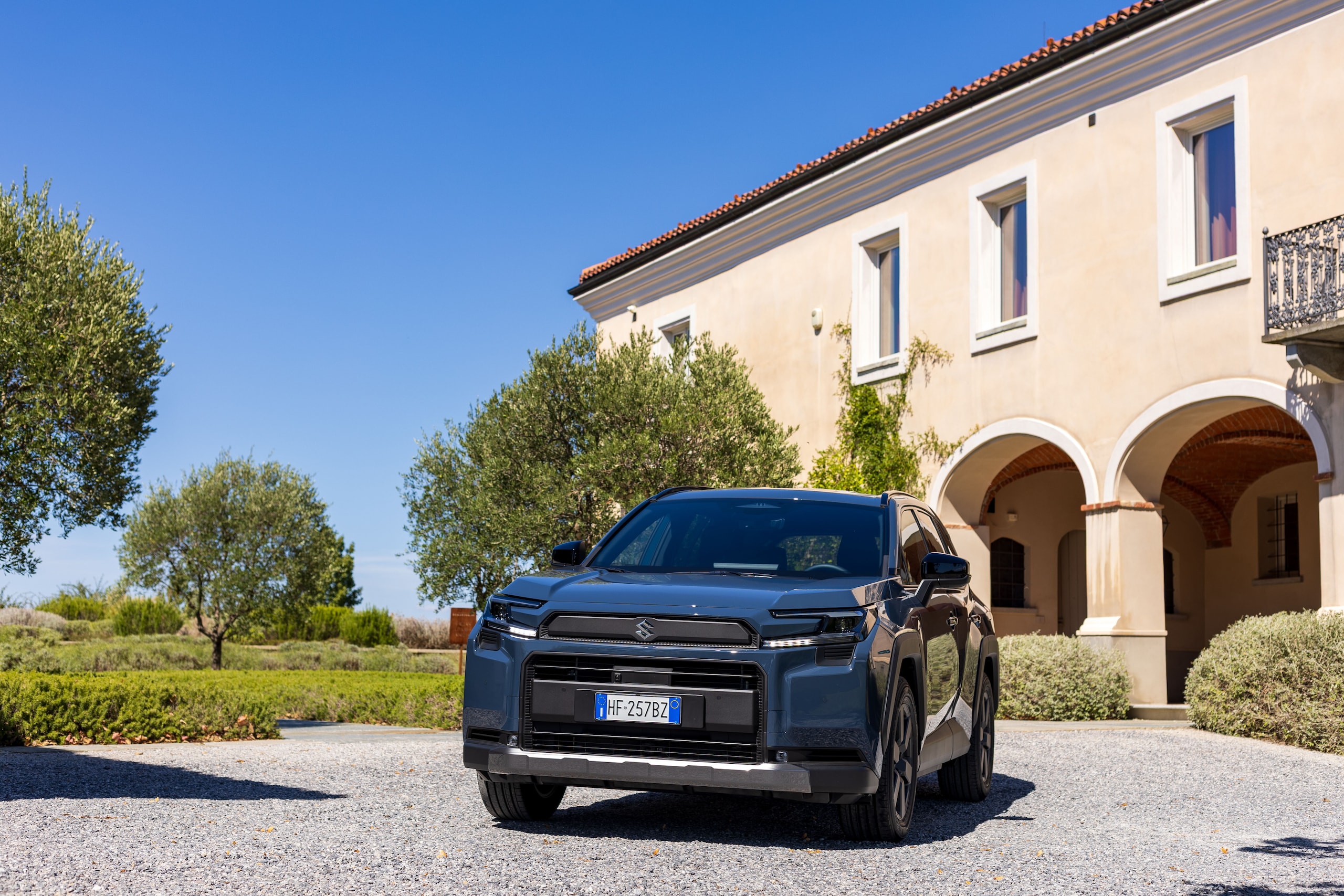 Suzuki Across, avventura integrale in plug-in