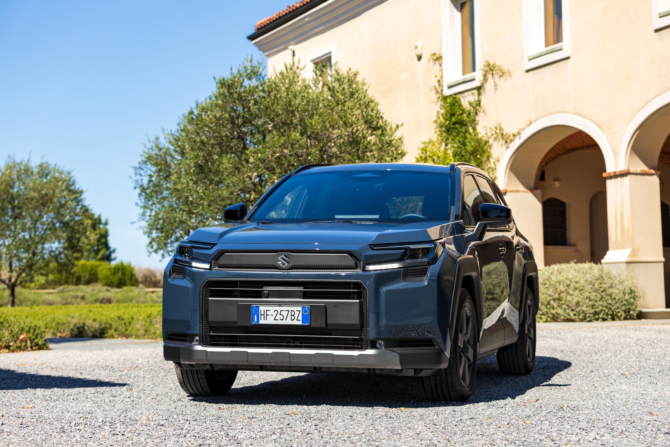 Suzuki Across, avventura integrale in plug-in