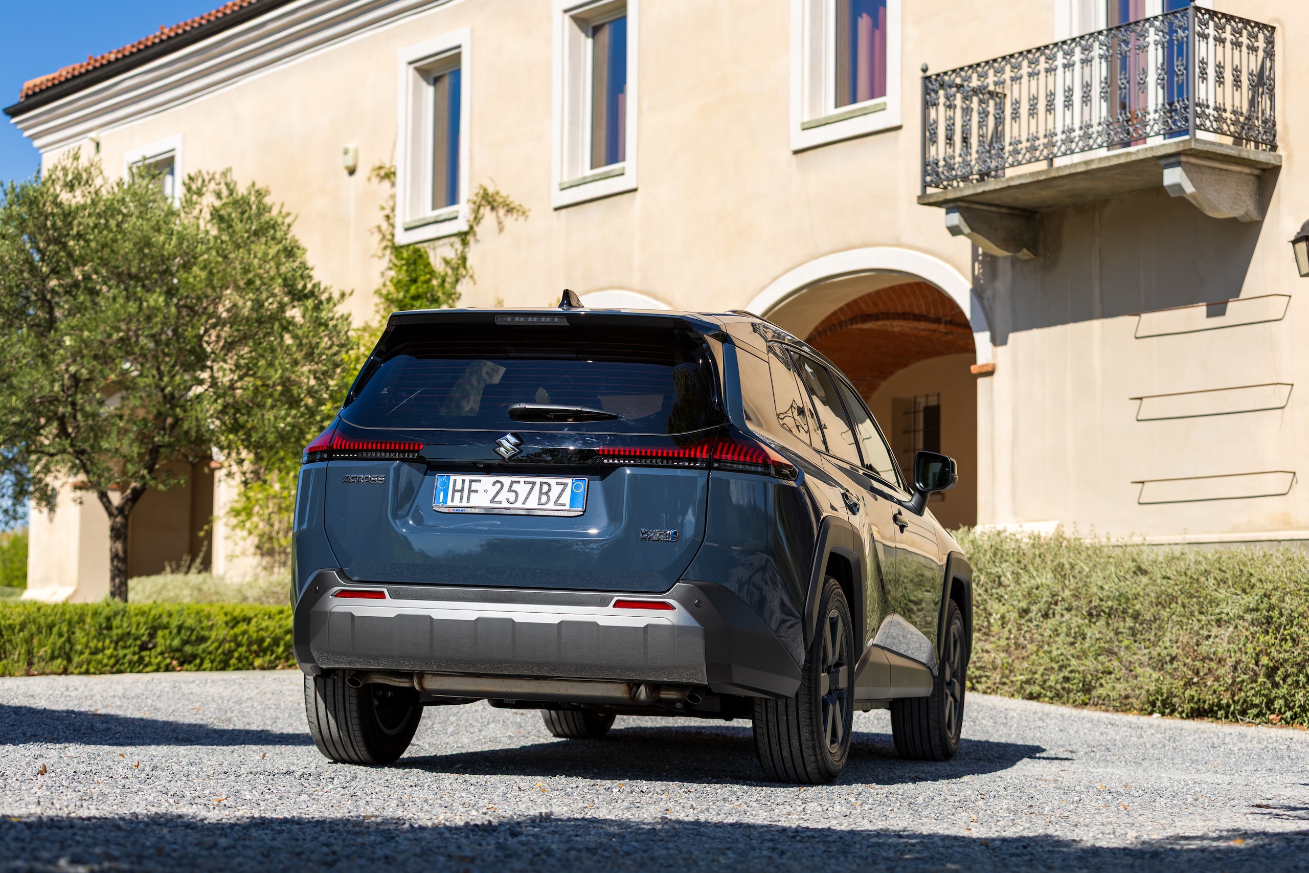 Suzuki Across, avventura integrale in plug-in
