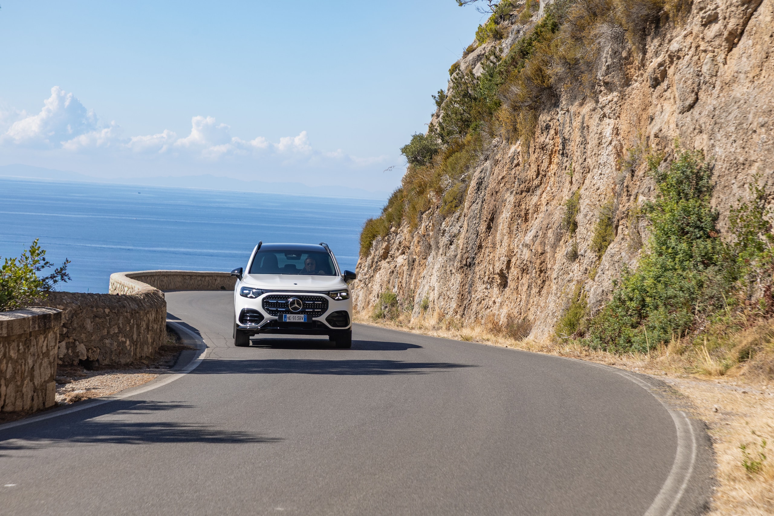 Mercedes-Benz GLB, tanto spazio e consumi bassi