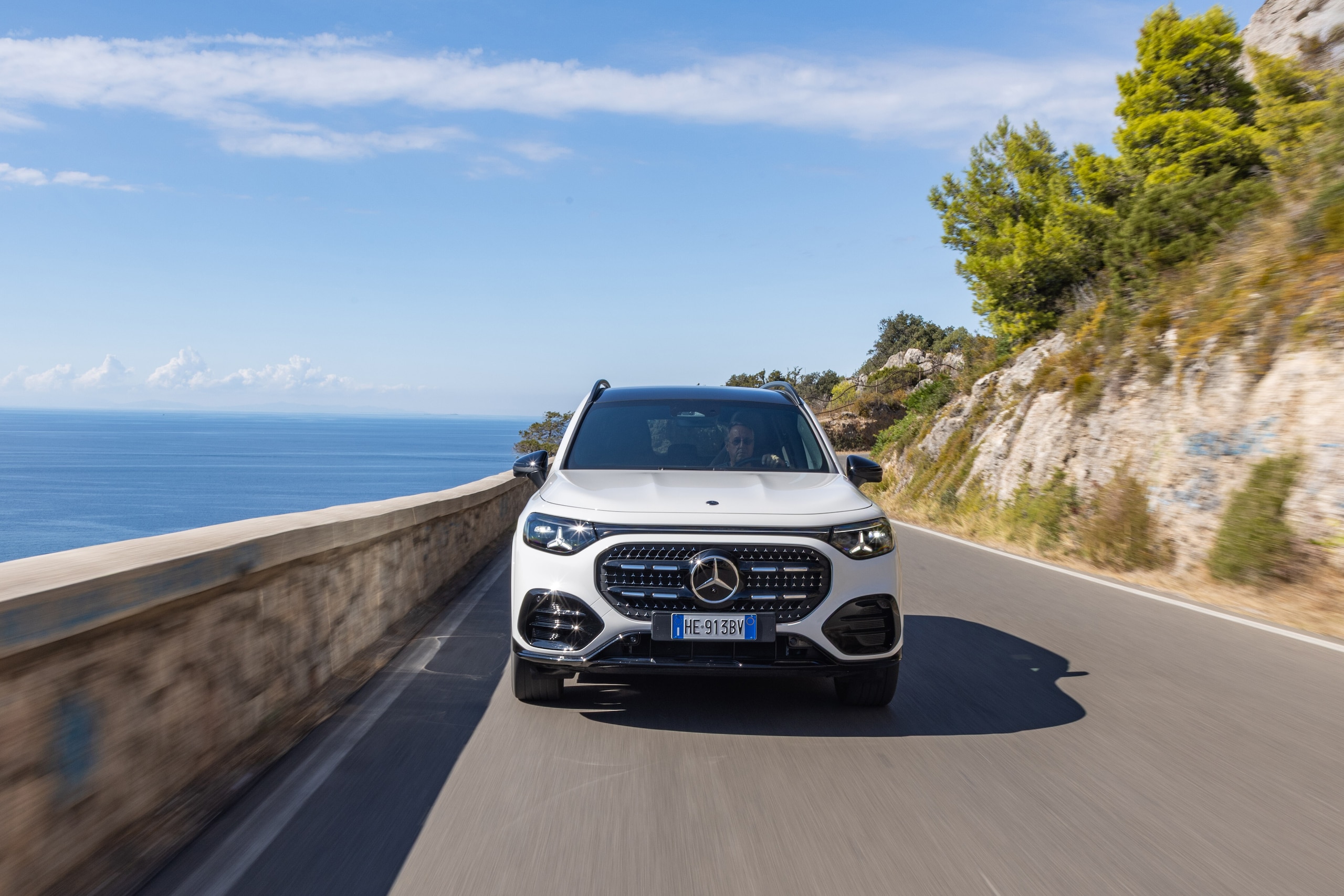 Mercedes-Benz GLB, tanto spazio e consumi bassi