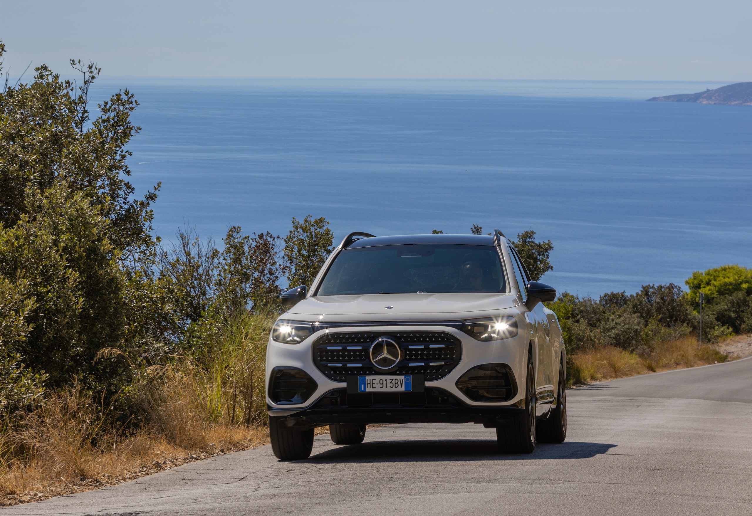 Mercedes-Benz GLB, tanto spazio e consumi bassi