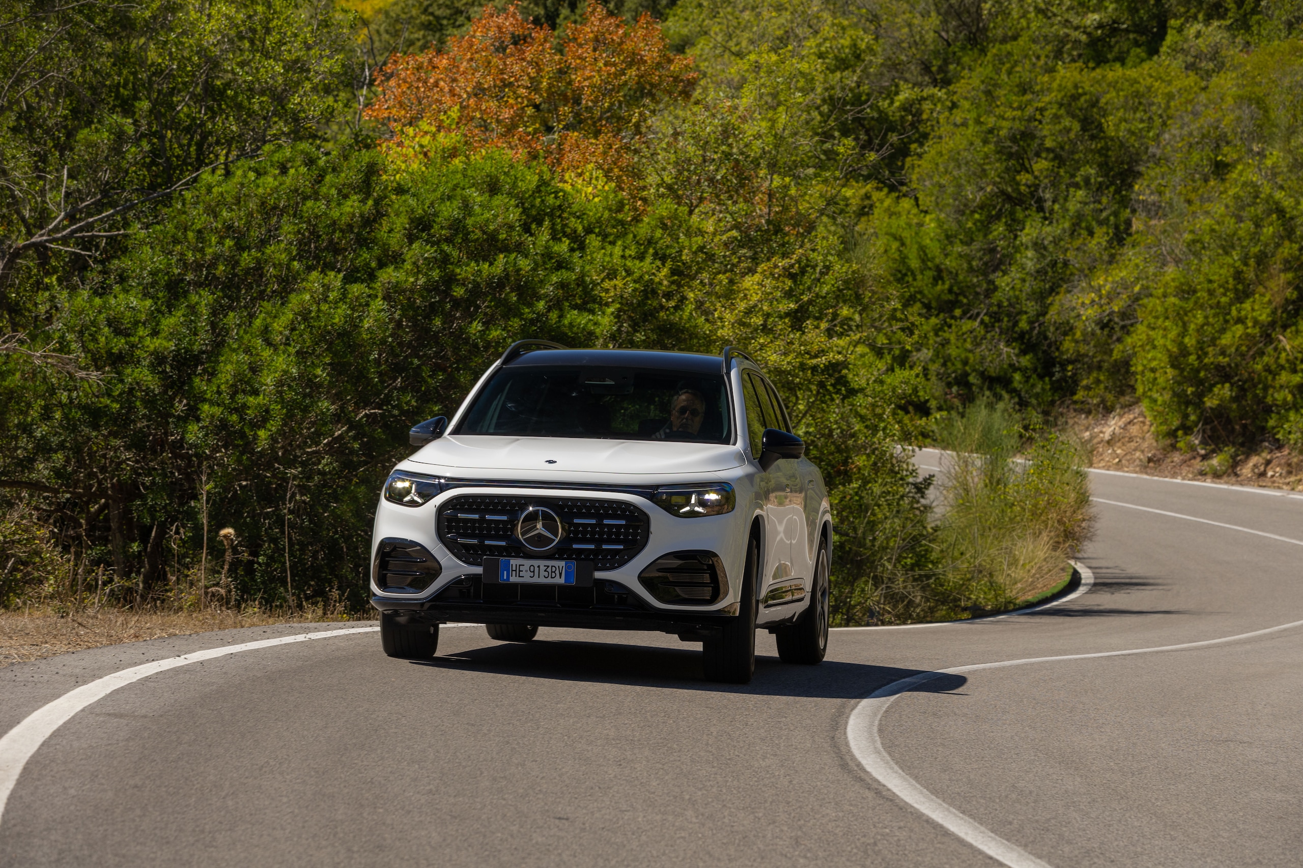 Mercedes-Benz GLB, tanto spazio e consumi bassi