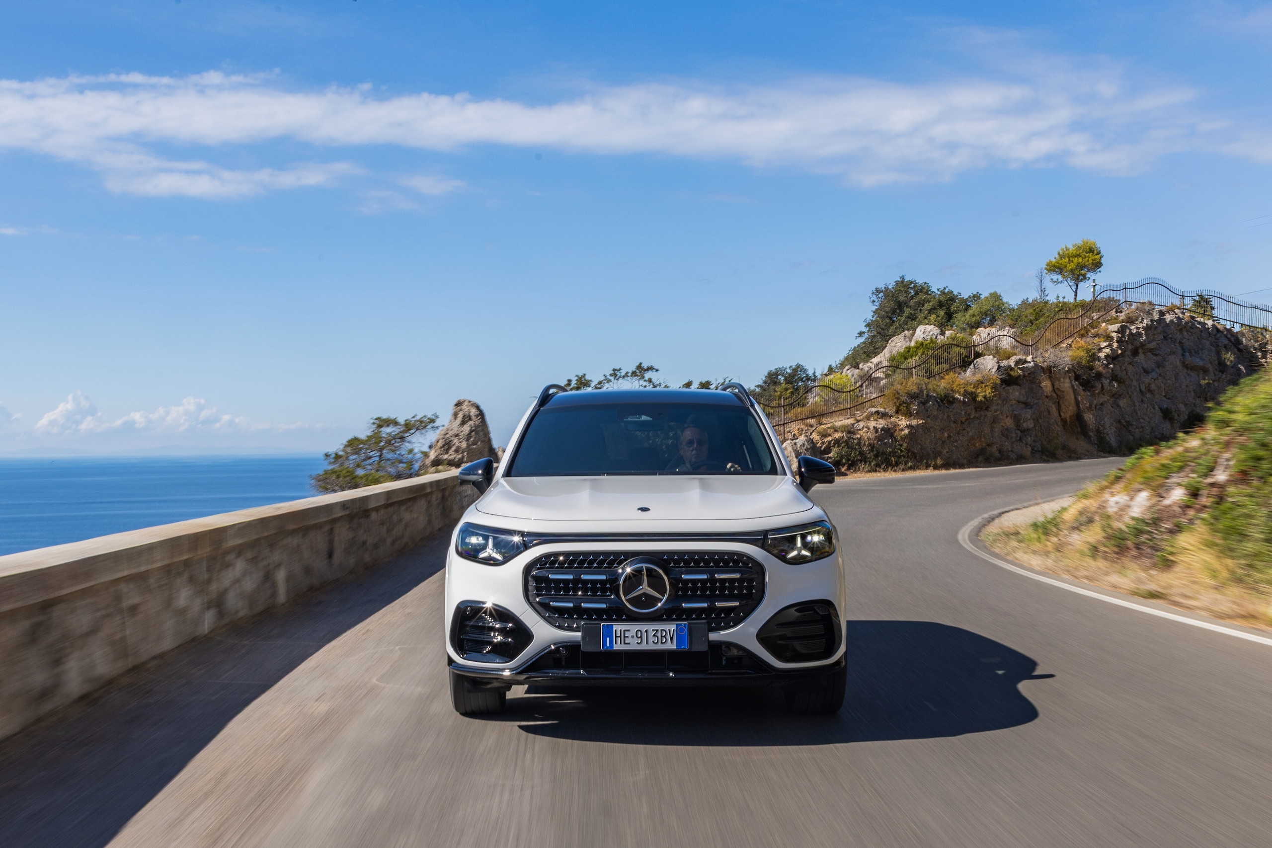 Mercedes-Benz GLB, tanto spazio e consumi bassi